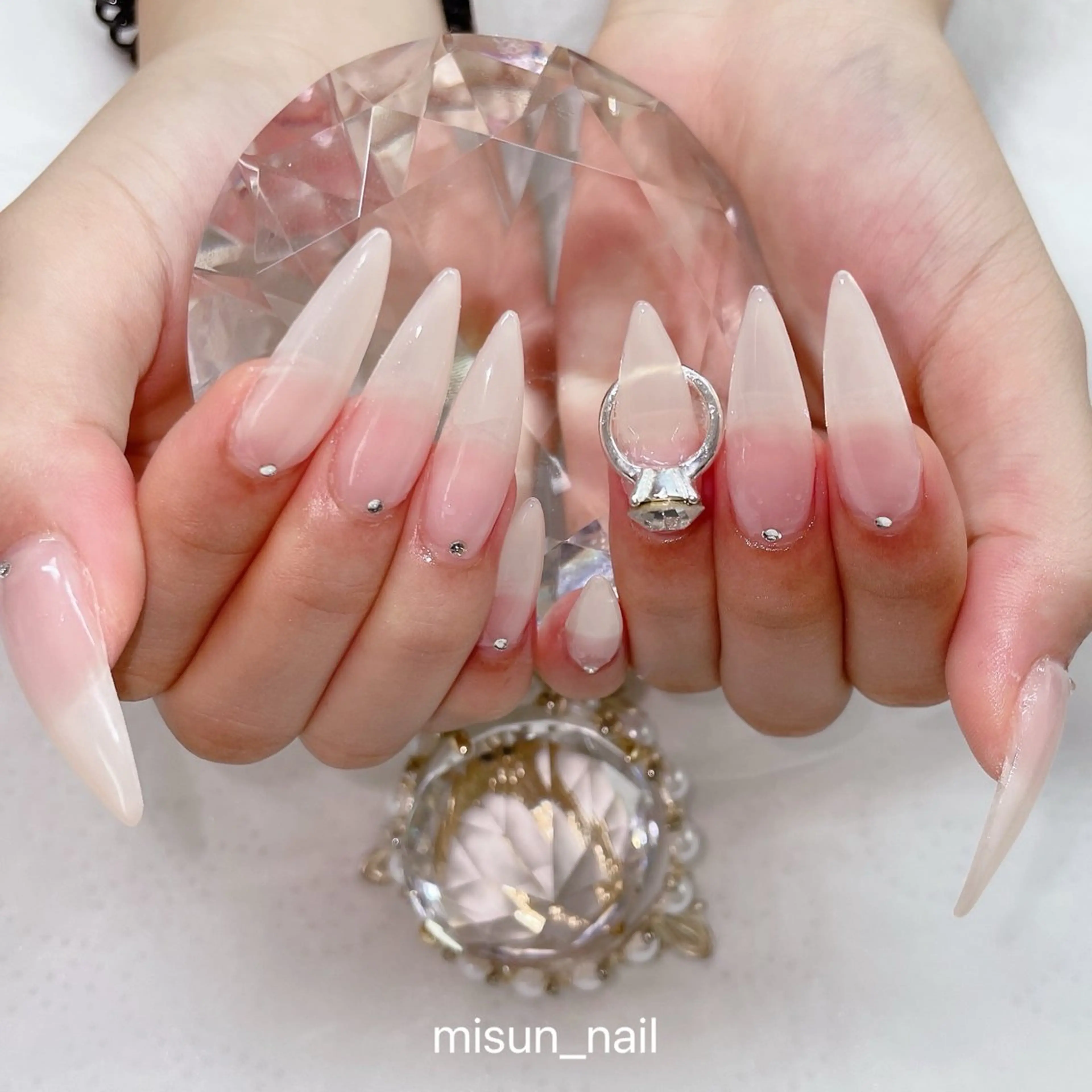 ネイル アートネイル オーロラネイル チークネイル 長さ出し フラッシュネイル misun_ nailのネイルデザイン