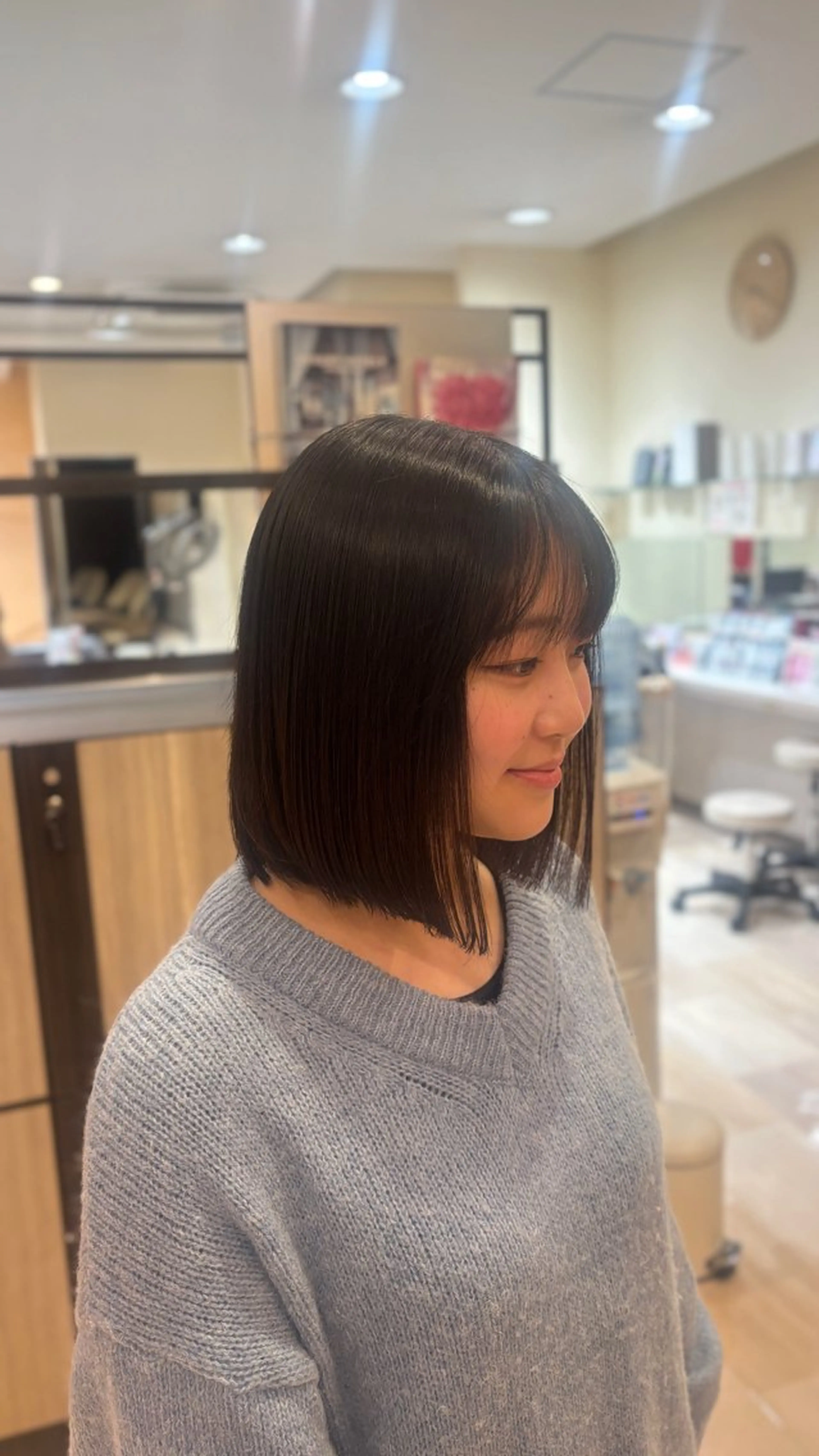 ミディアム ボブ 三ヶ尻 知夏のヘアスタイル