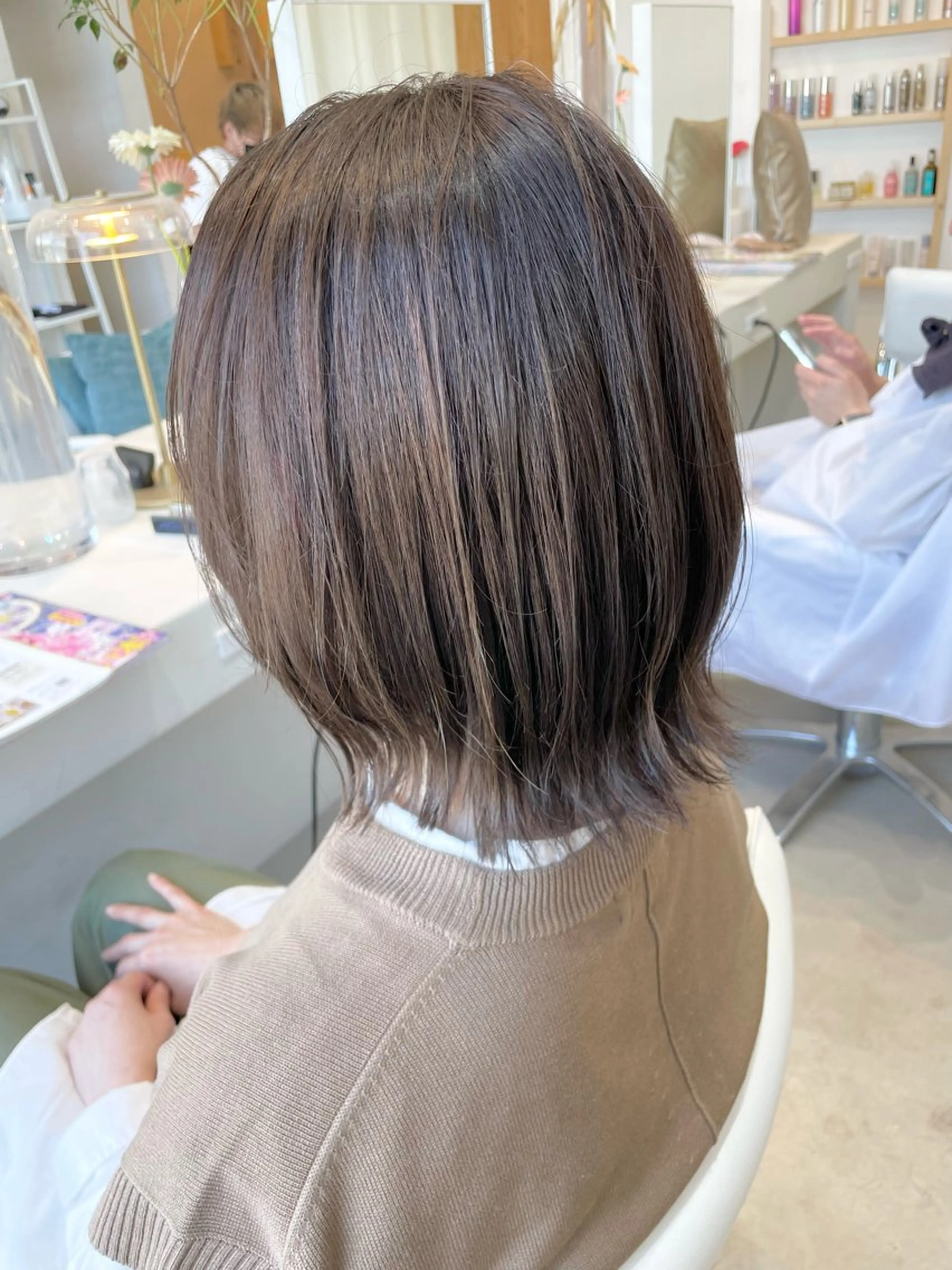 ミディアム カラー ミディアムレイヤー アッシュ レイヤーカット 【un】 MANAのヘアスタイル