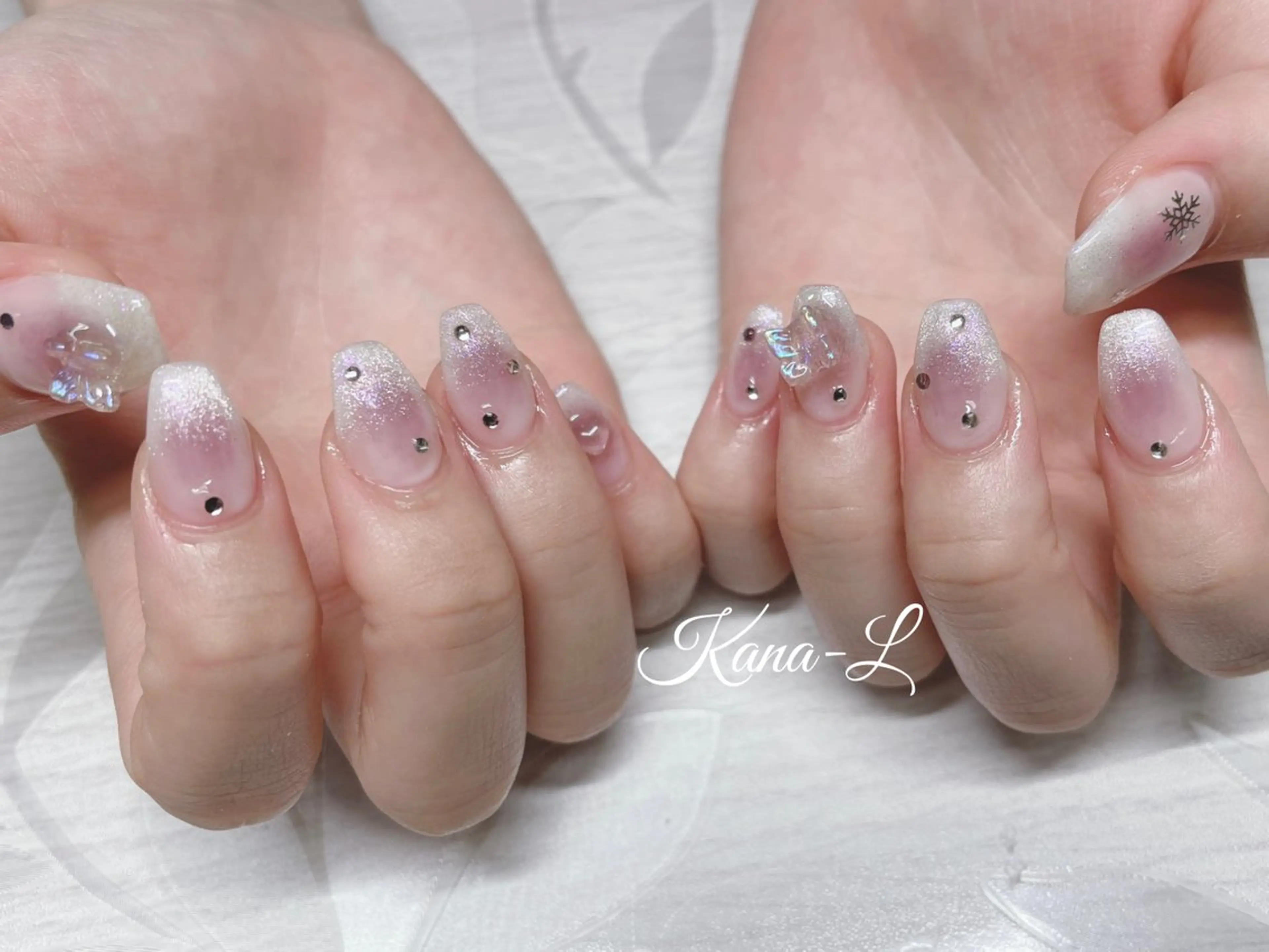 ネイル チークネイル ジェルネイル グラデーション 韓国ネイル マグネットネイル 芦辺 香奈のネイルデザイン