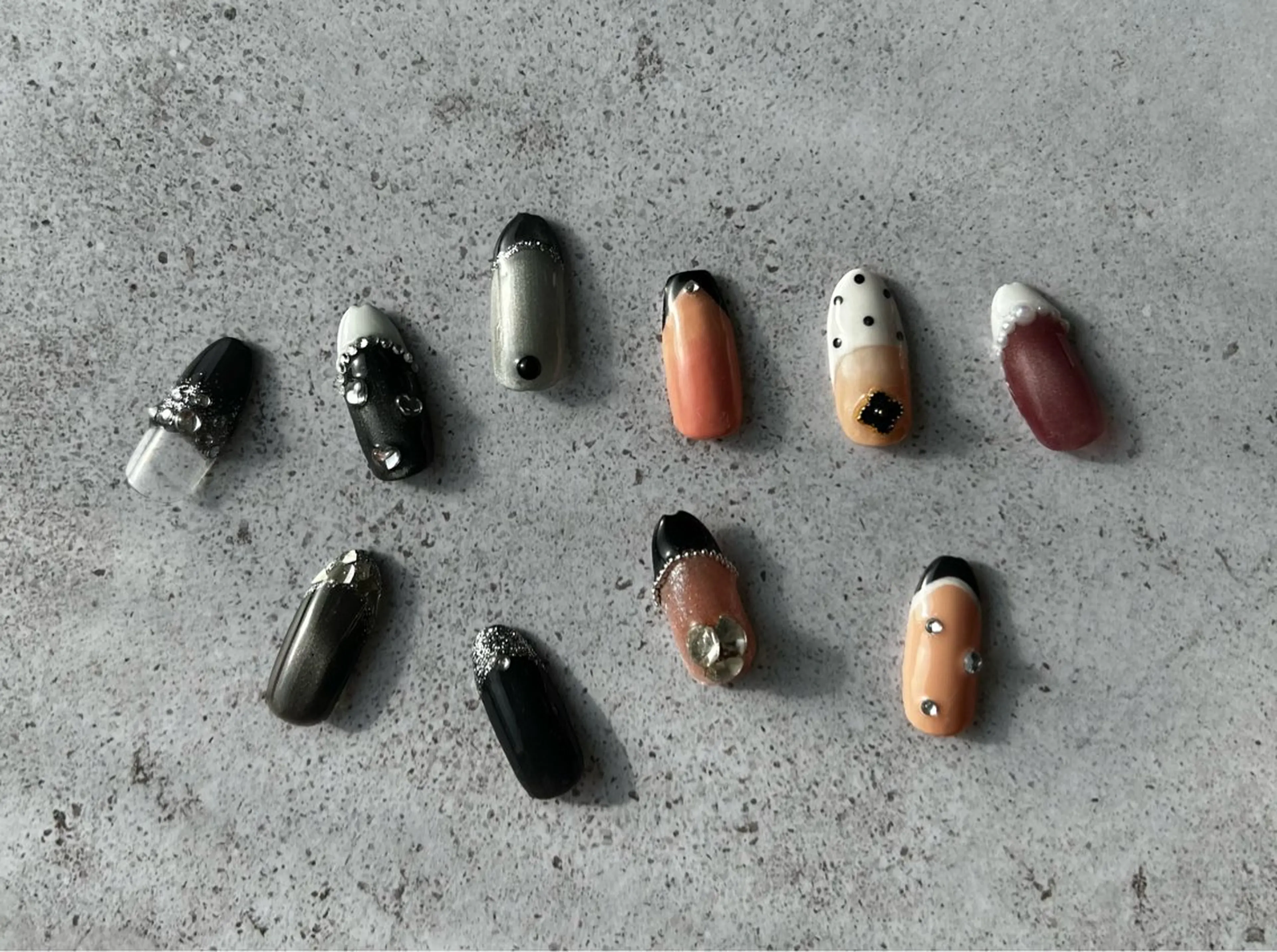 ネイル フレンチネイル SEPTNAIL 函館所属・セプトアカデミー 𝐌𝐈𝐊𝐔のネイルデザイン