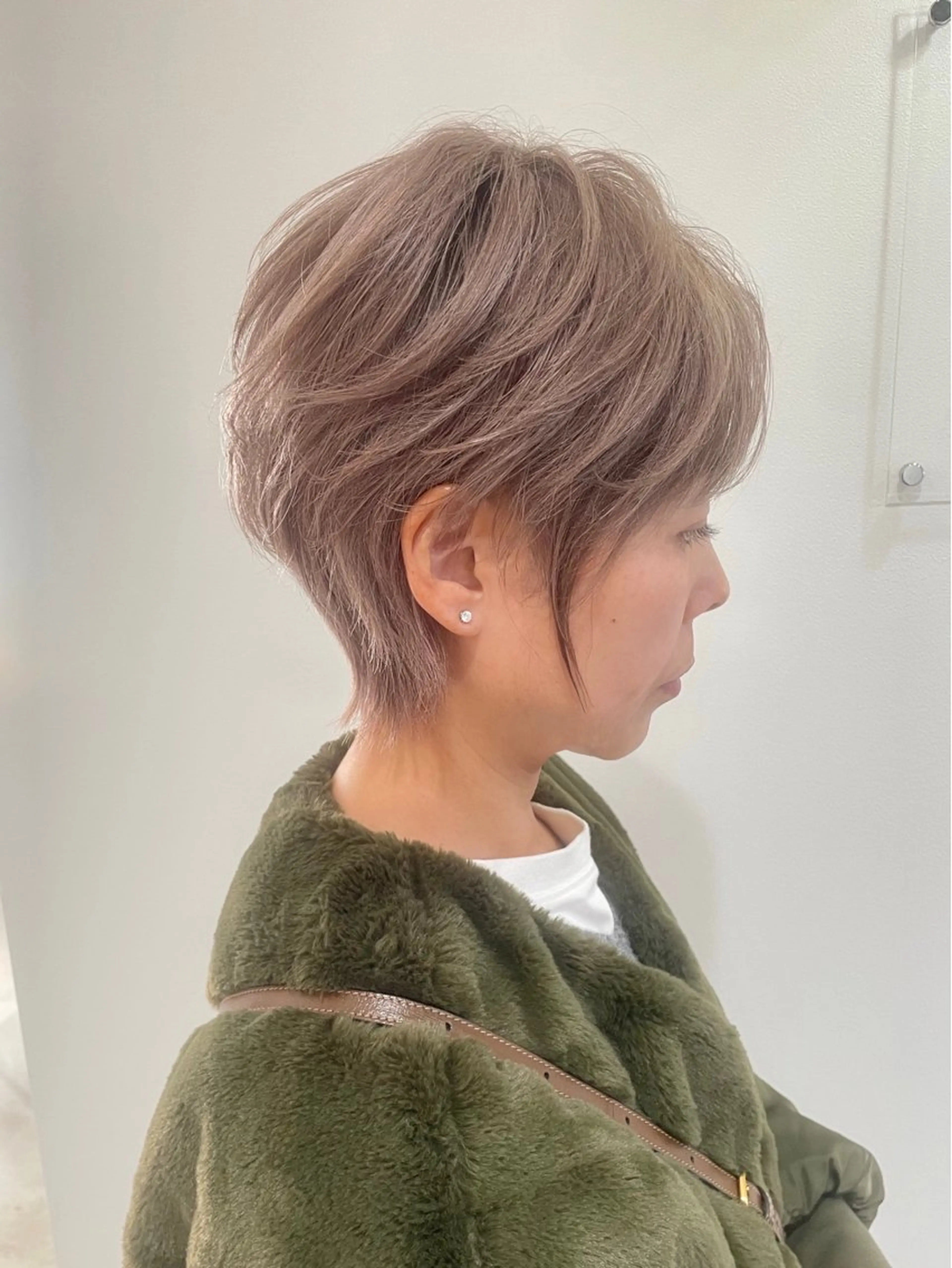 ショート カラー ハイトーンカラー ショートヘア カット ヘアカラー I's 山口 翔太のヘアスタイル