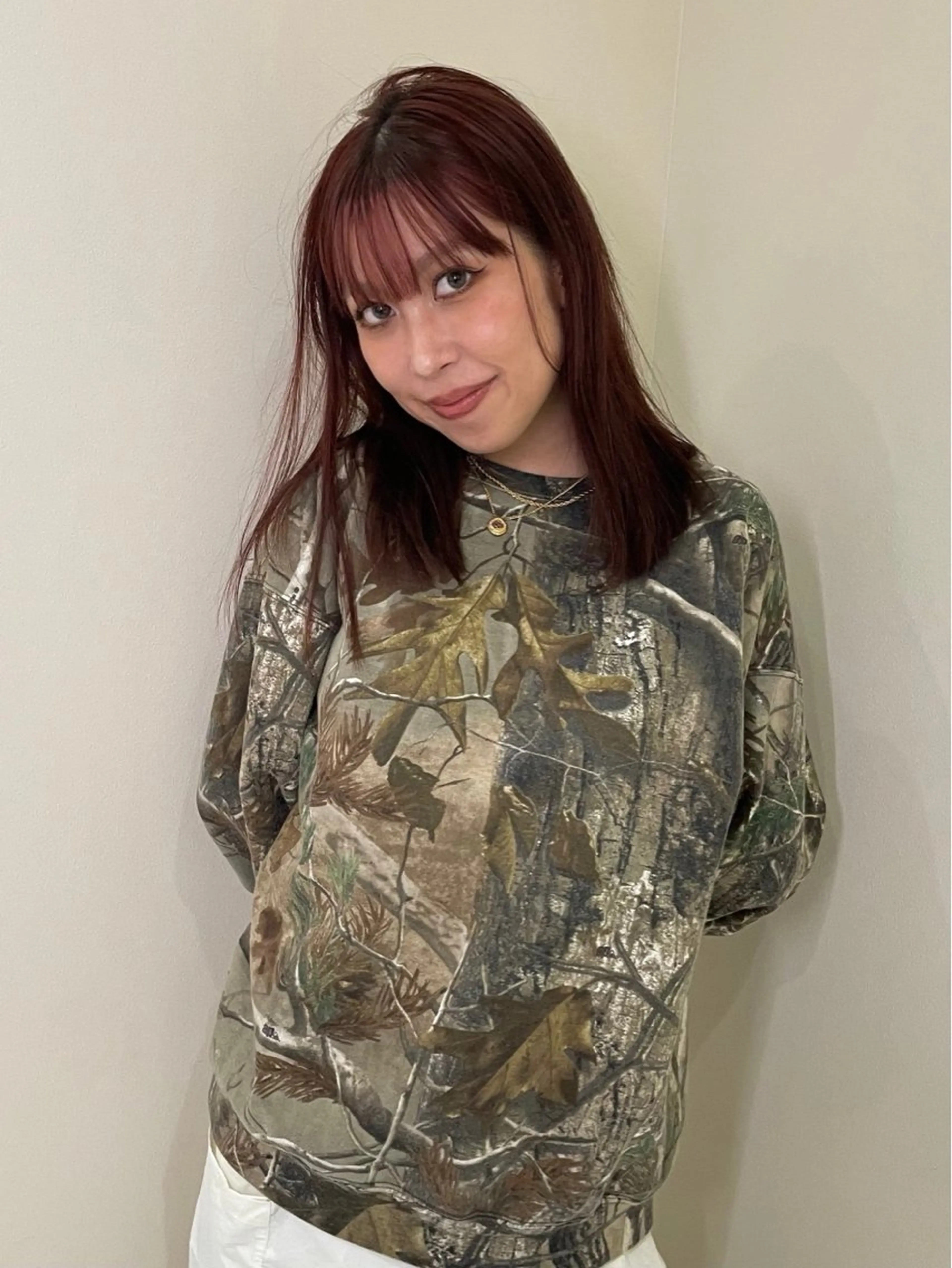 ミディアム カラー アッシュ ベージュカラー ブリーチ 透明感カラー ダブルカラー レイヤー /髪質改善/ariのヘアスタイル