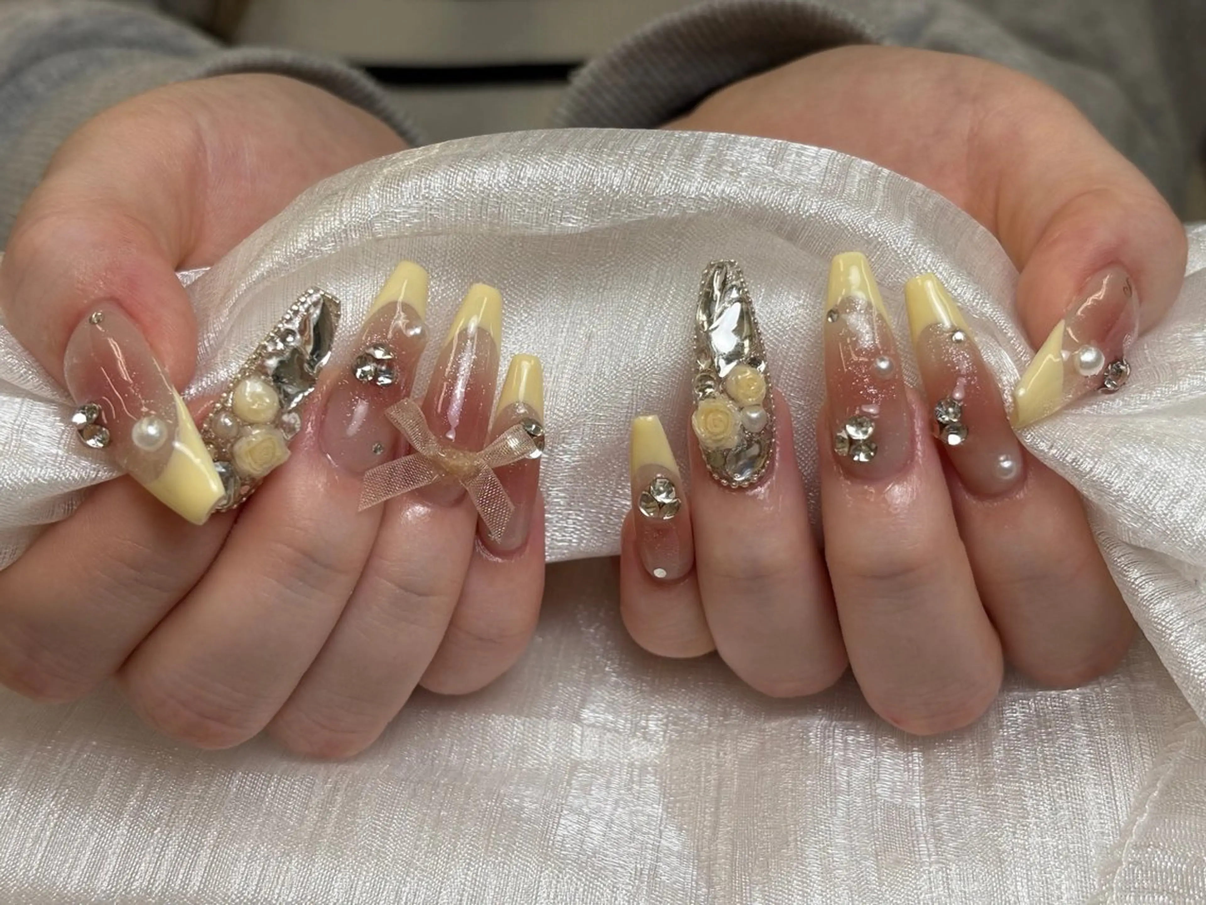 ネイル グラデーション キラキラネイル ワンカラーネイル 冬ネイル Jenn Nail Salonのネイルデザイン