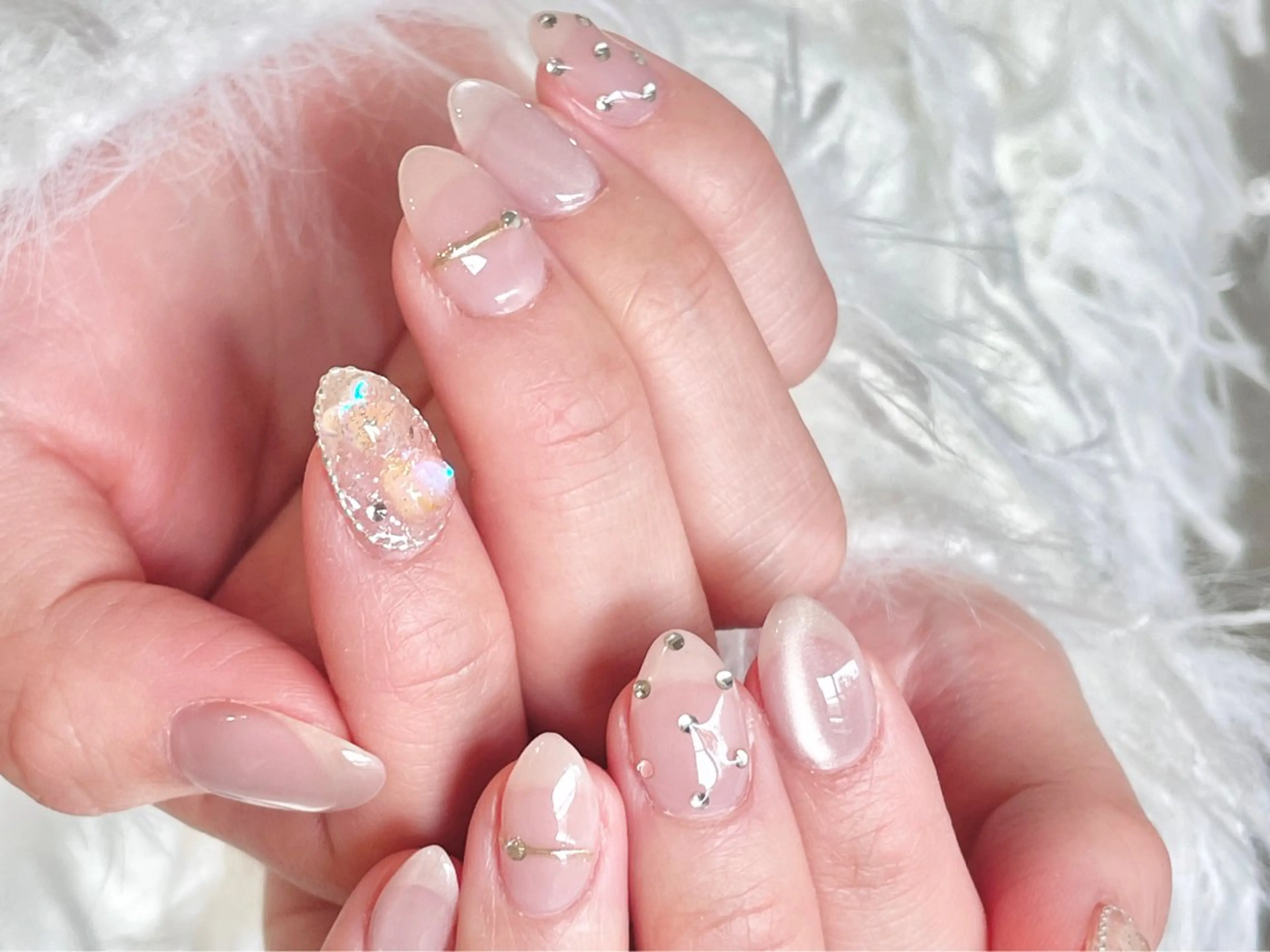 ネイル ガーリー キラキラネイル ワンホンネイル FOLIA.U kanakoのネイルデザイン