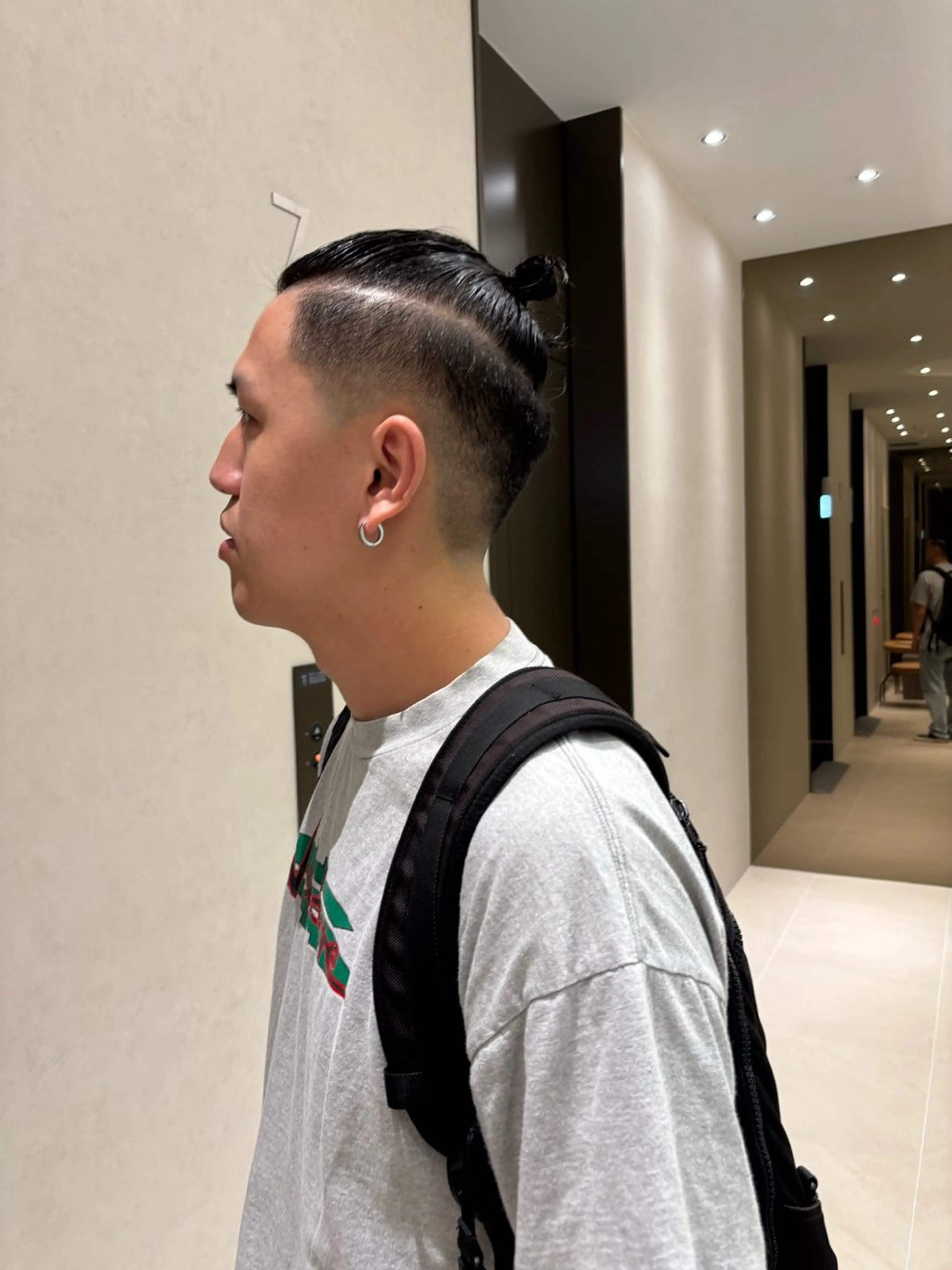 ミディアム メンズ ミディアムパーマ フェードカット マンバンヘア メンズパーマ カット メンズ/特殊ヘア パーマ🕷️小夏貴也のヘアスタイル