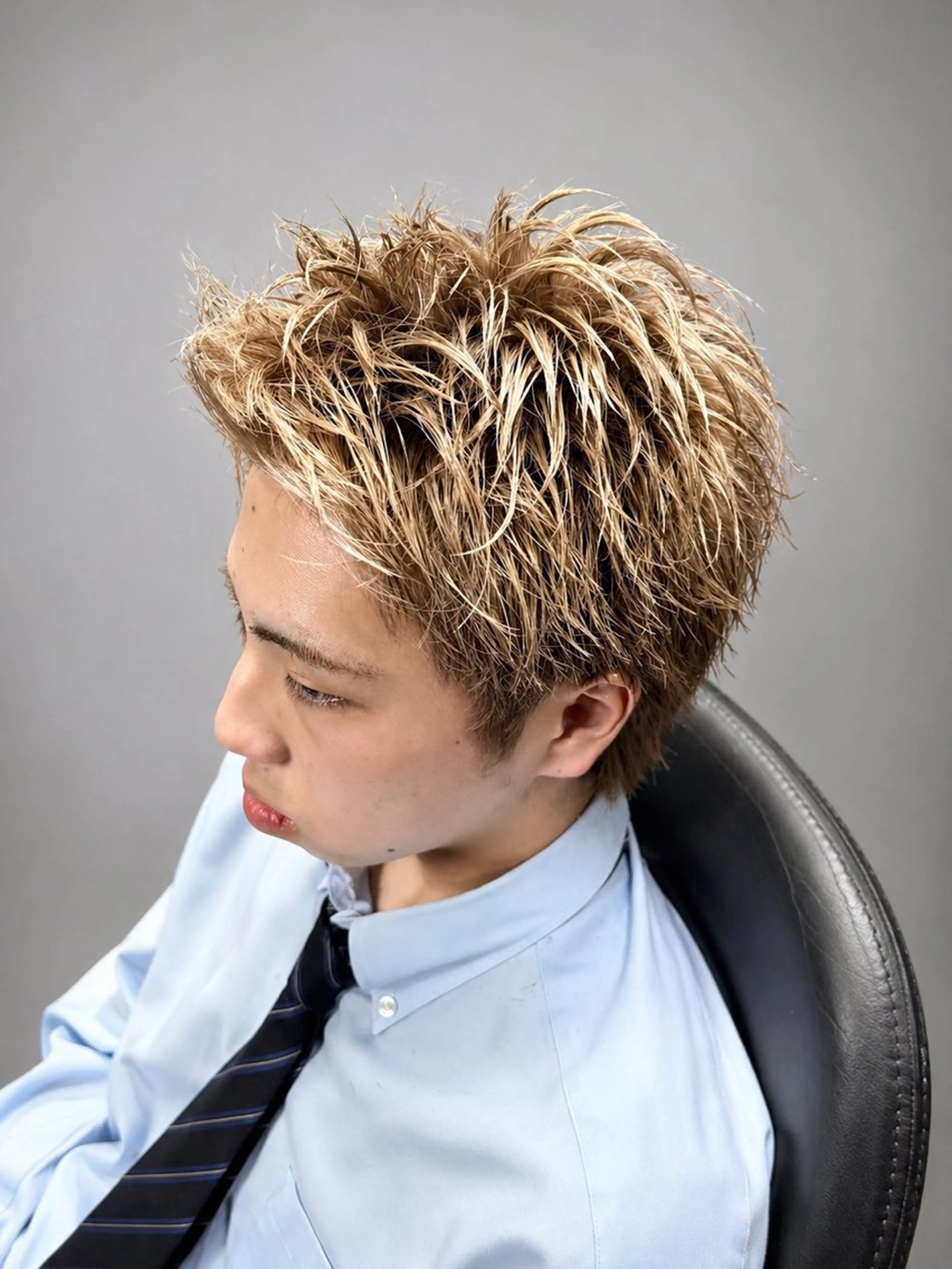 ショート メンズ スパイキーショート ショートヘア カット ヘアカラー 黒川 燿のヘアスタイル