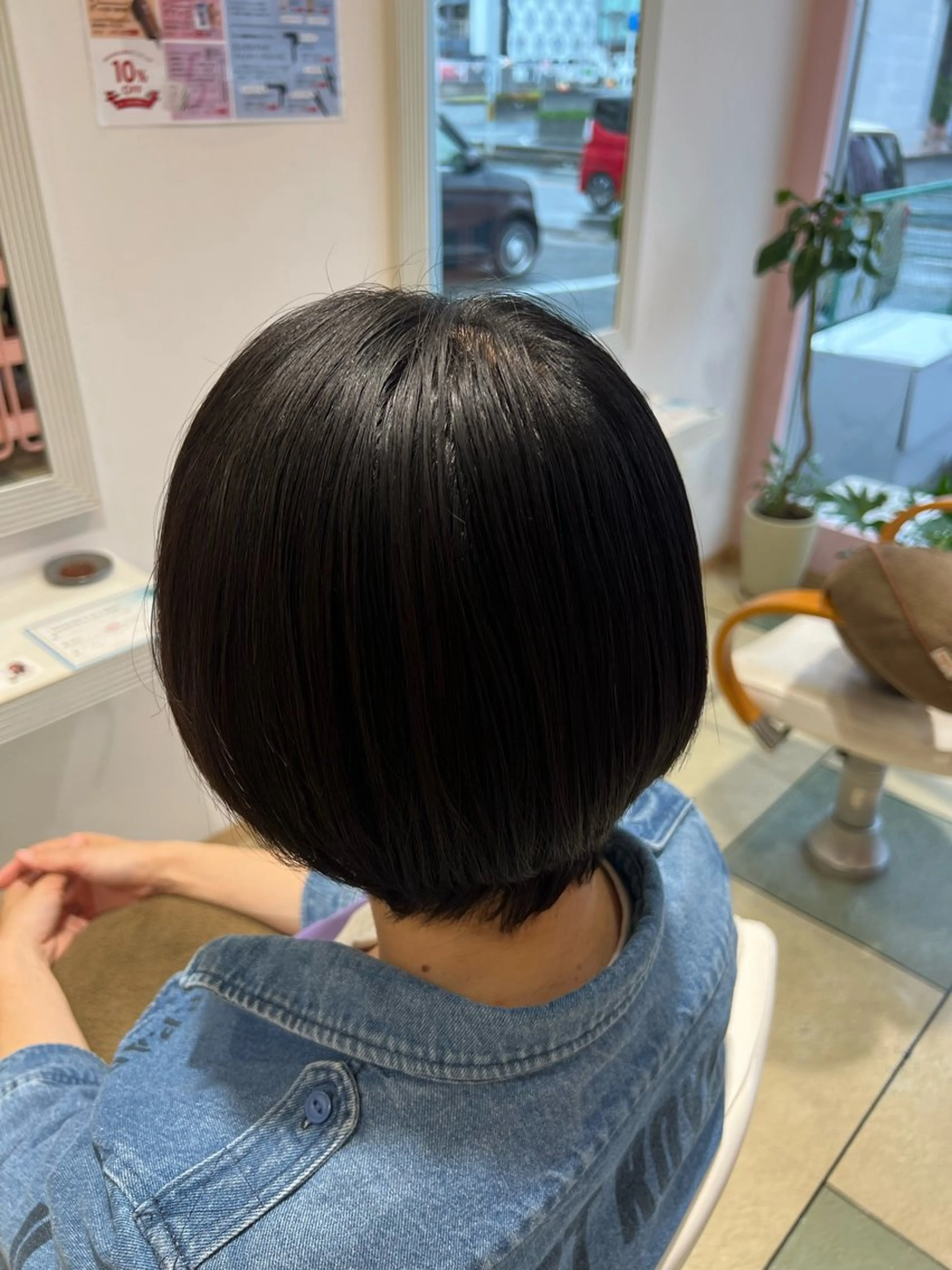 ショート momb 折戸結菜のヘアスタイル