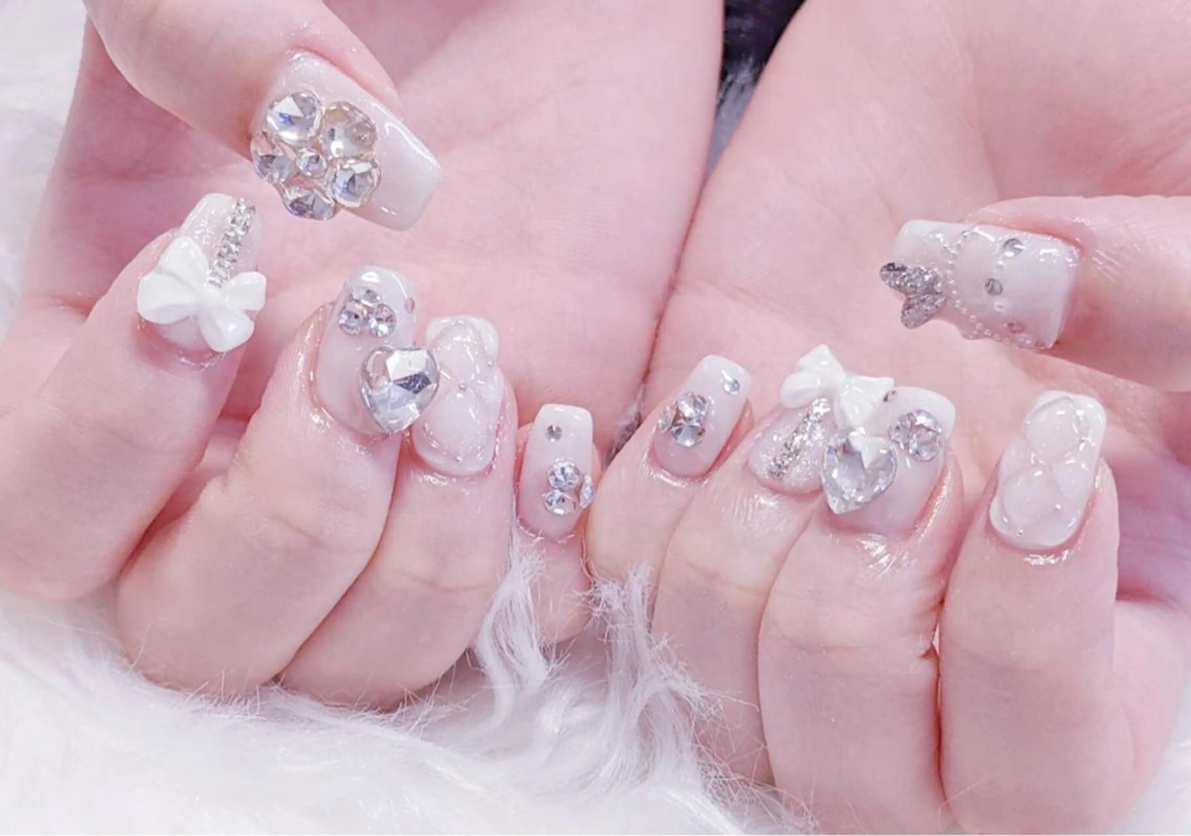 ネイル ハンドネイル MoonNail ユリ🌸のネイルデザイン