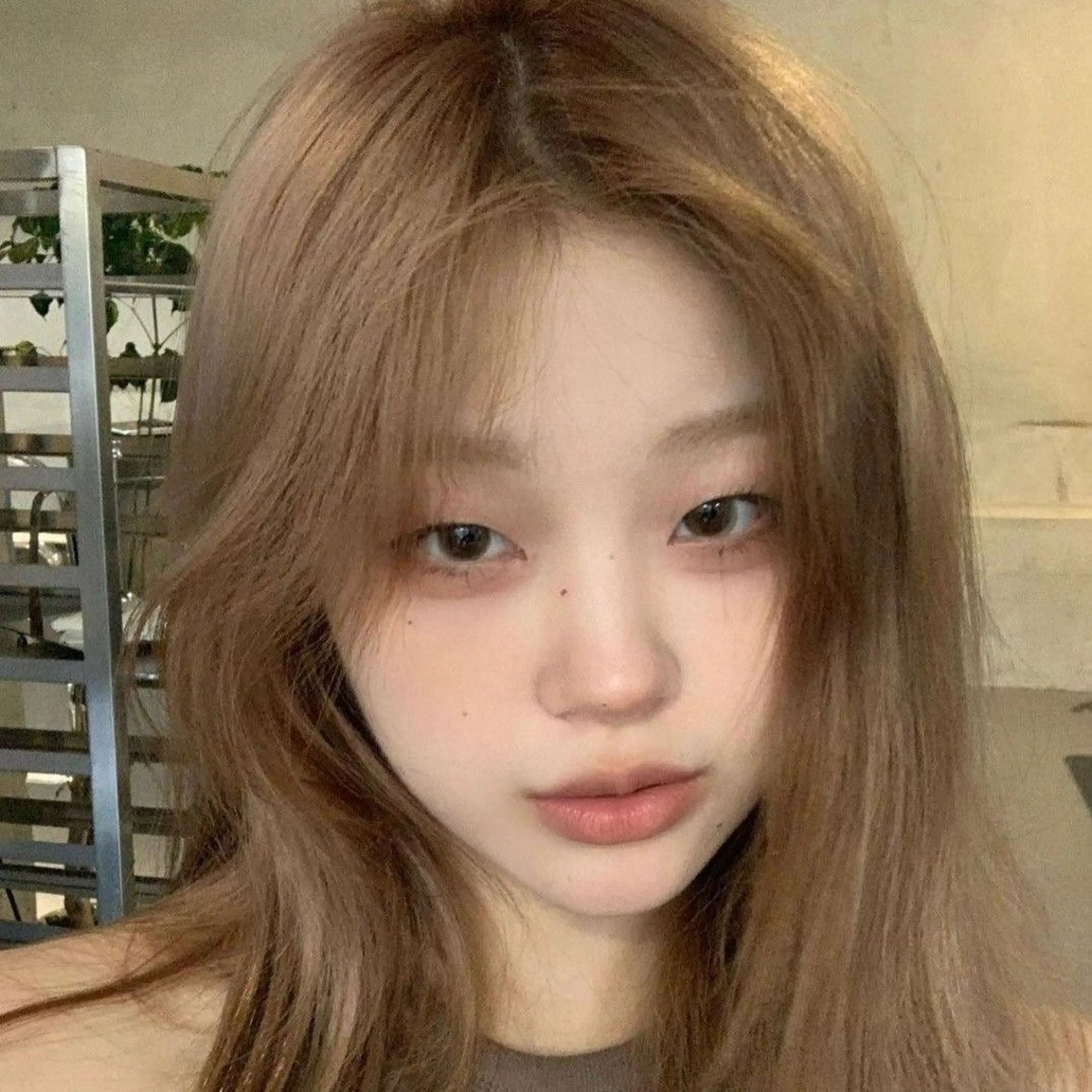 ミディアム カラー 透明感カラー 顔まわりレイヤー 顔周りカット レイヤーカット ヘアカラー トリートメント nonoka オリーブ/レイヤーのヘアスタイル