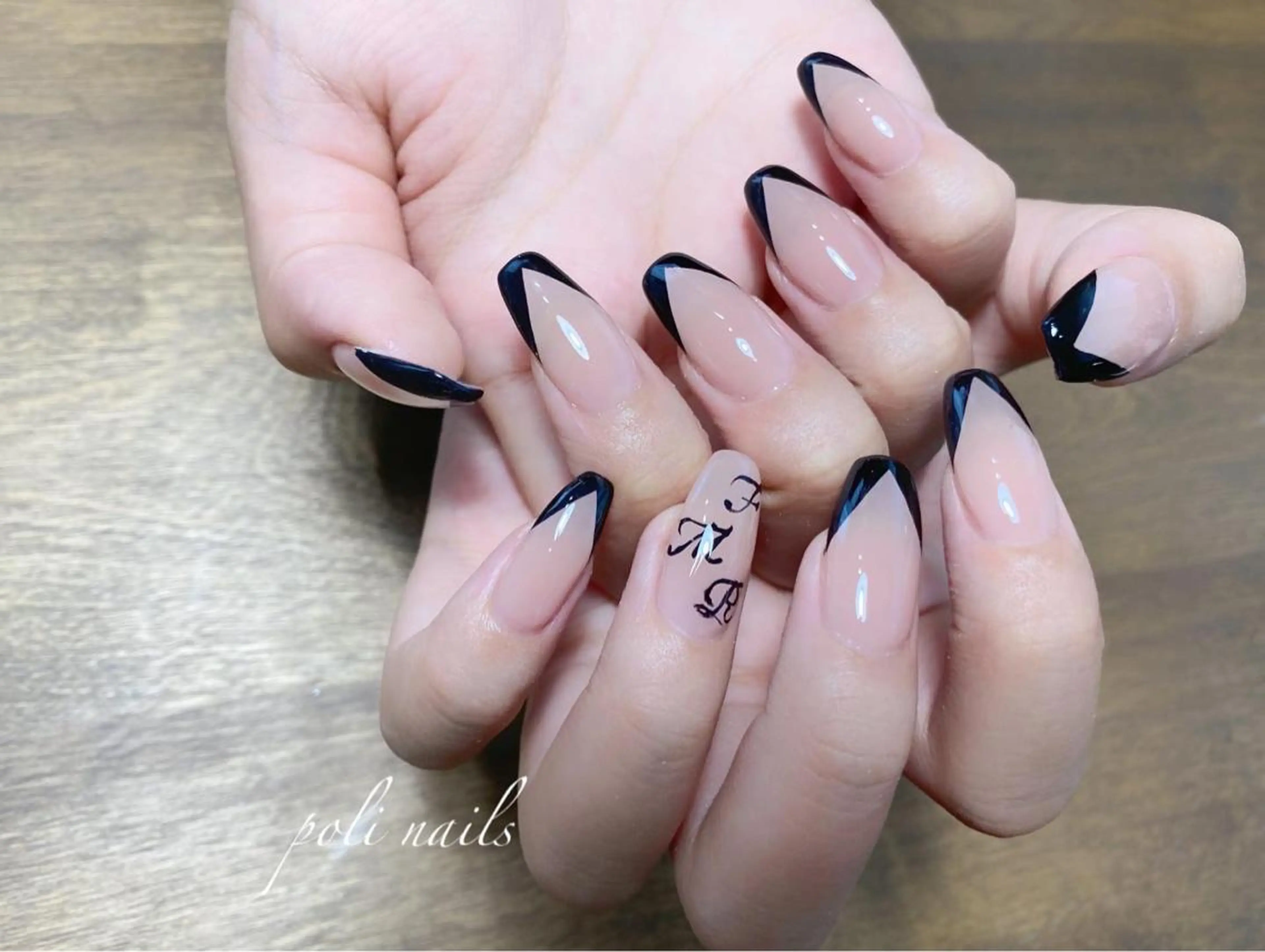 ネイル ハンドネイル poli nailsのネイルデザイン