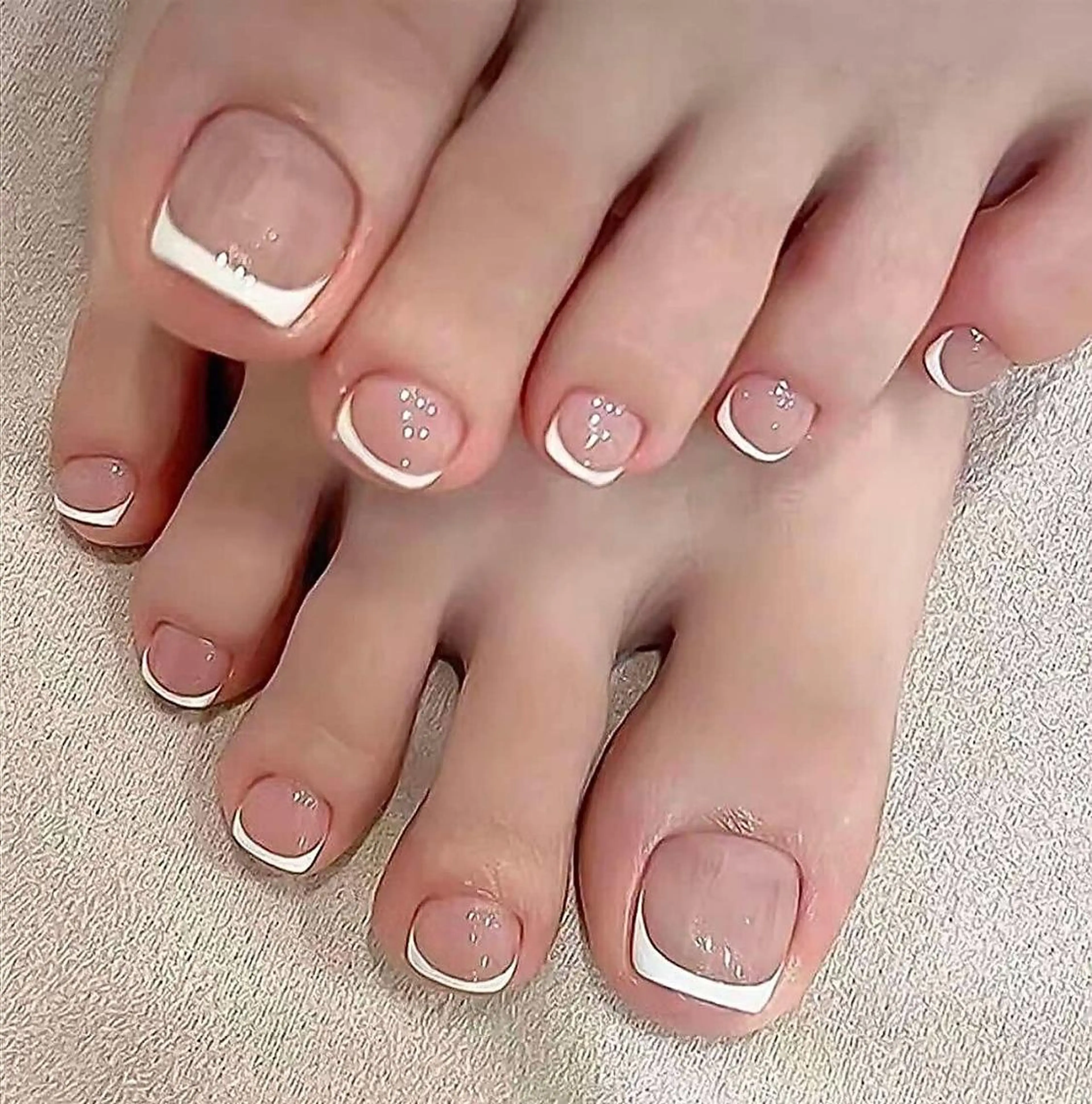 ショート フットネイル トゥー フエンのネイルデザイン