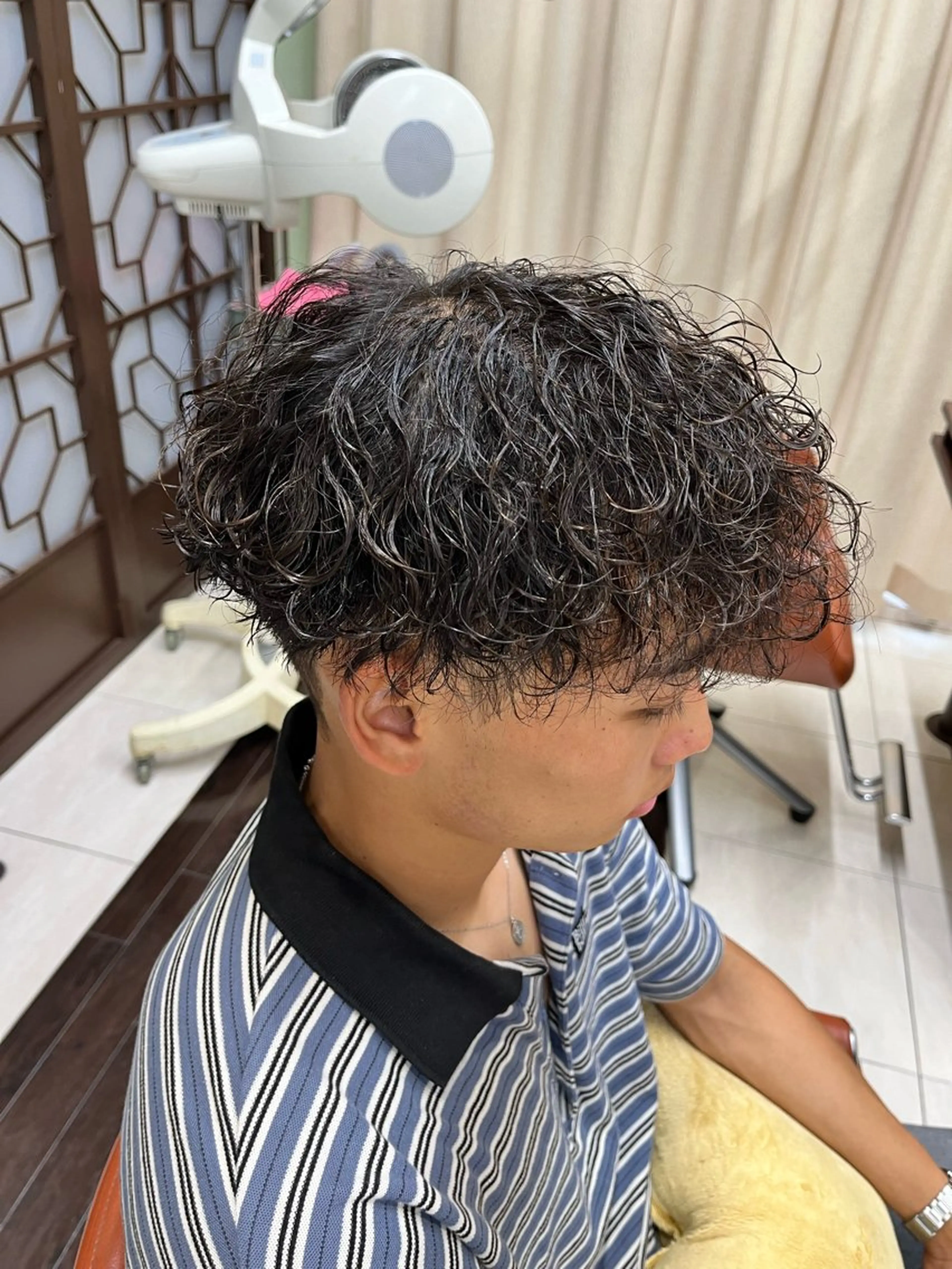 ショート パーマ メンズ マッシュ メンズパーマ 刈り上げ 波巻きパーマ スパイラルパーマ 🧊メンズ特化🧊 高木航希のヘアスタイル