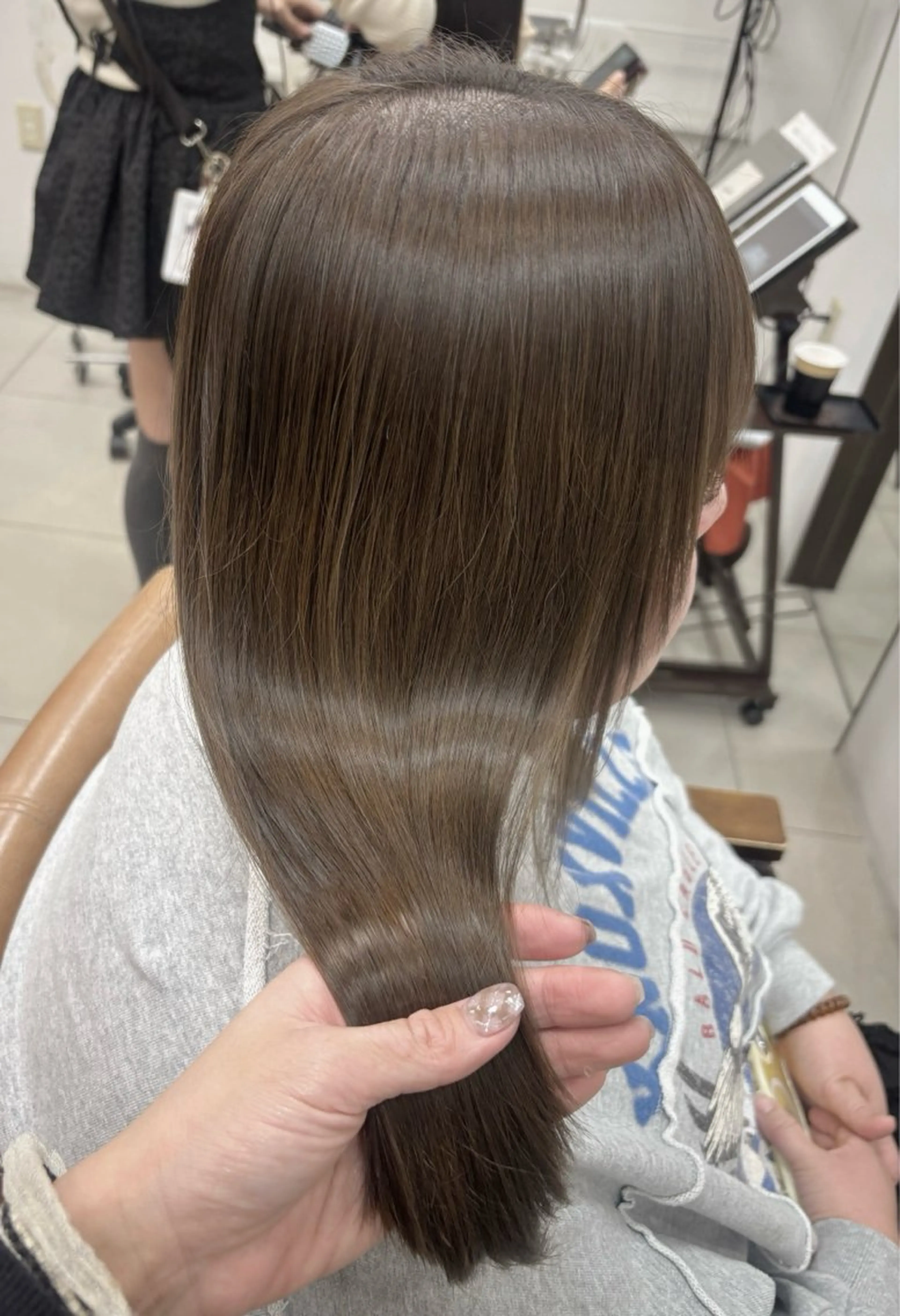 ミディアム カラー グレージュ オリーブグレージュ オリーブグレー トリートメント カット ヘアカラー 頭皮×髪質改善 透明感カラー💎中村のヘアスタイル