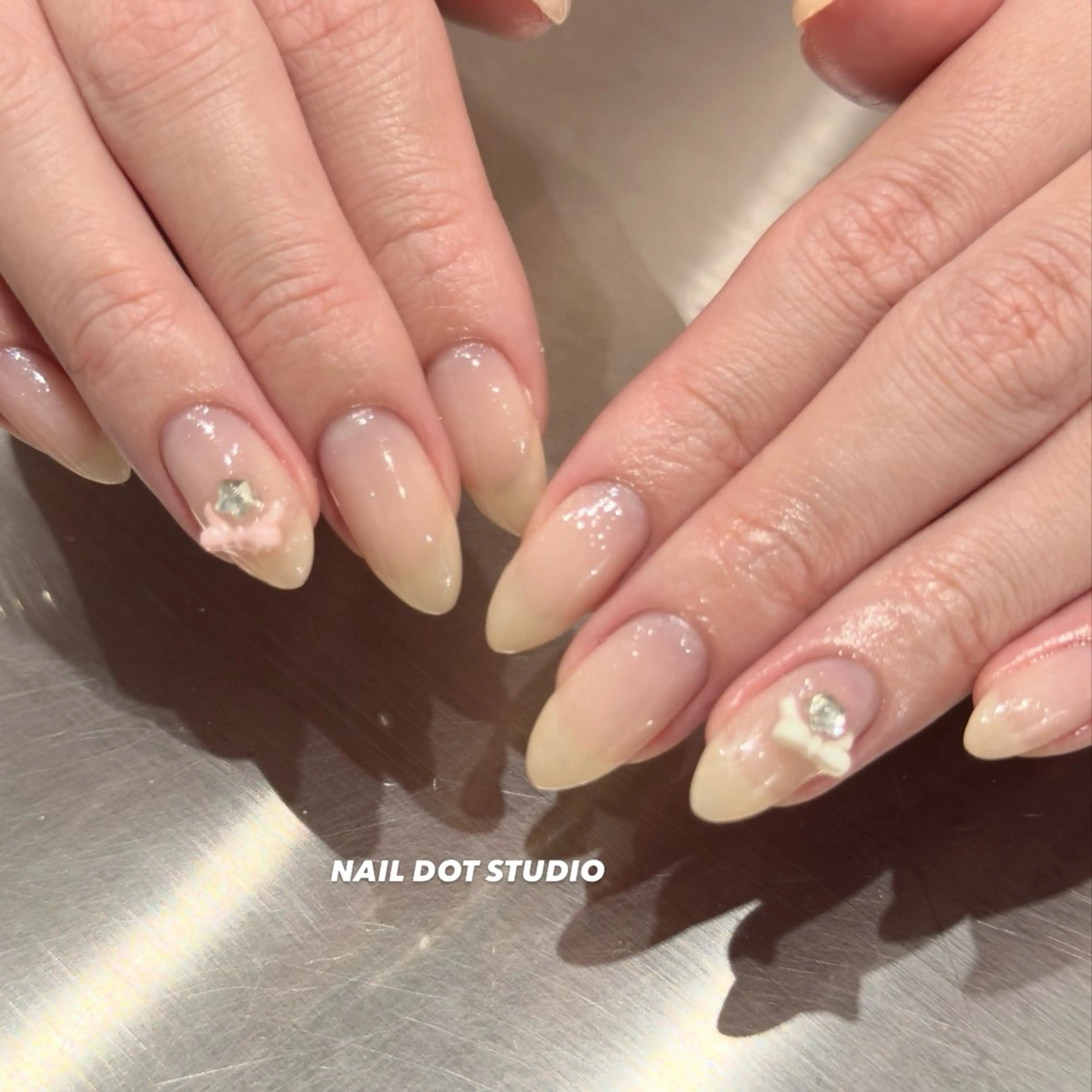 ネイル ハンドネイル NAILDOTSTU DIO SEINAのネイルデザイン