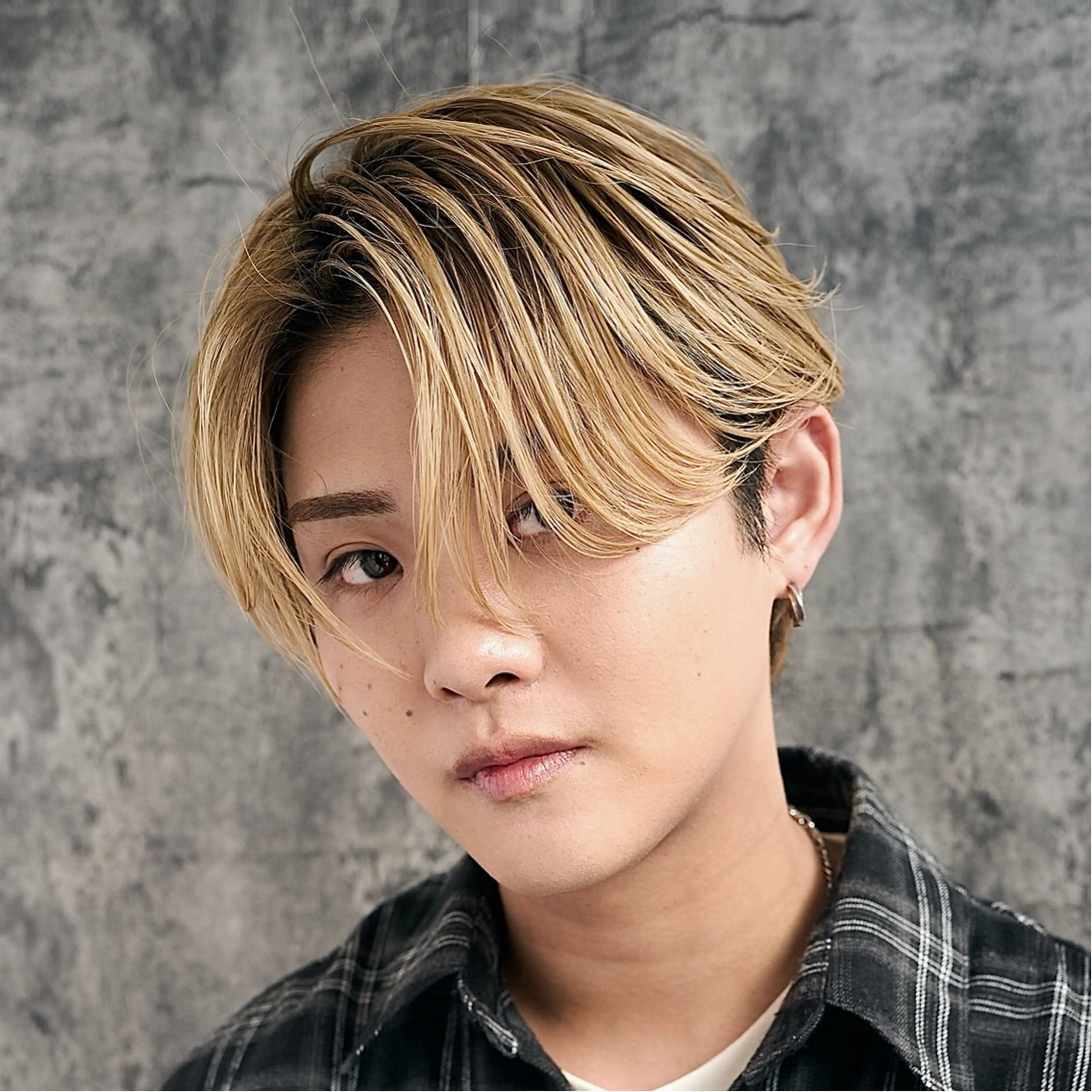 メンズ メンズバレイヤージュ メンズブリーチ センターパート カット ヘアカラー トリートメント 【メンズ特化⚡️】 曲がる矯正/千原涼麻のヘアスタイル