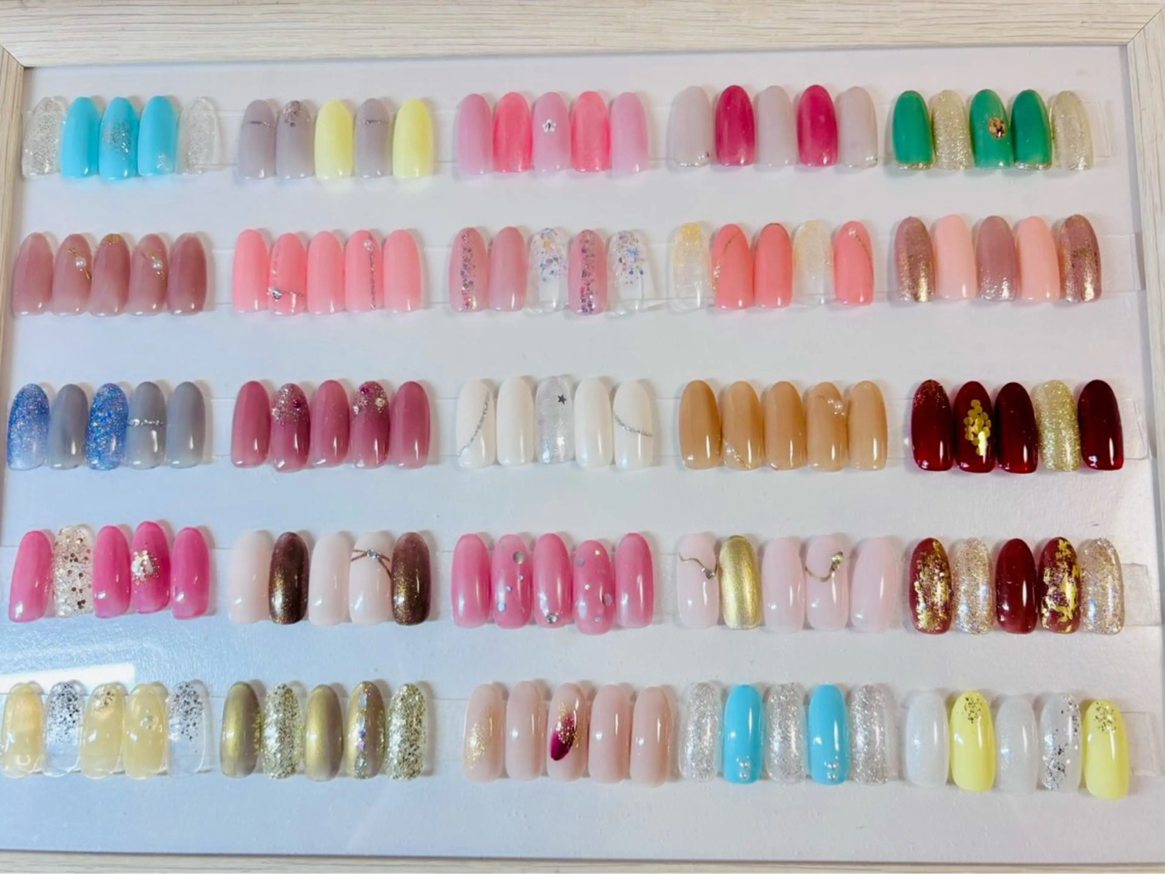 ネイル ハンドネイル お気軽ビューティー Ewig   Ekaのネイルデザイン