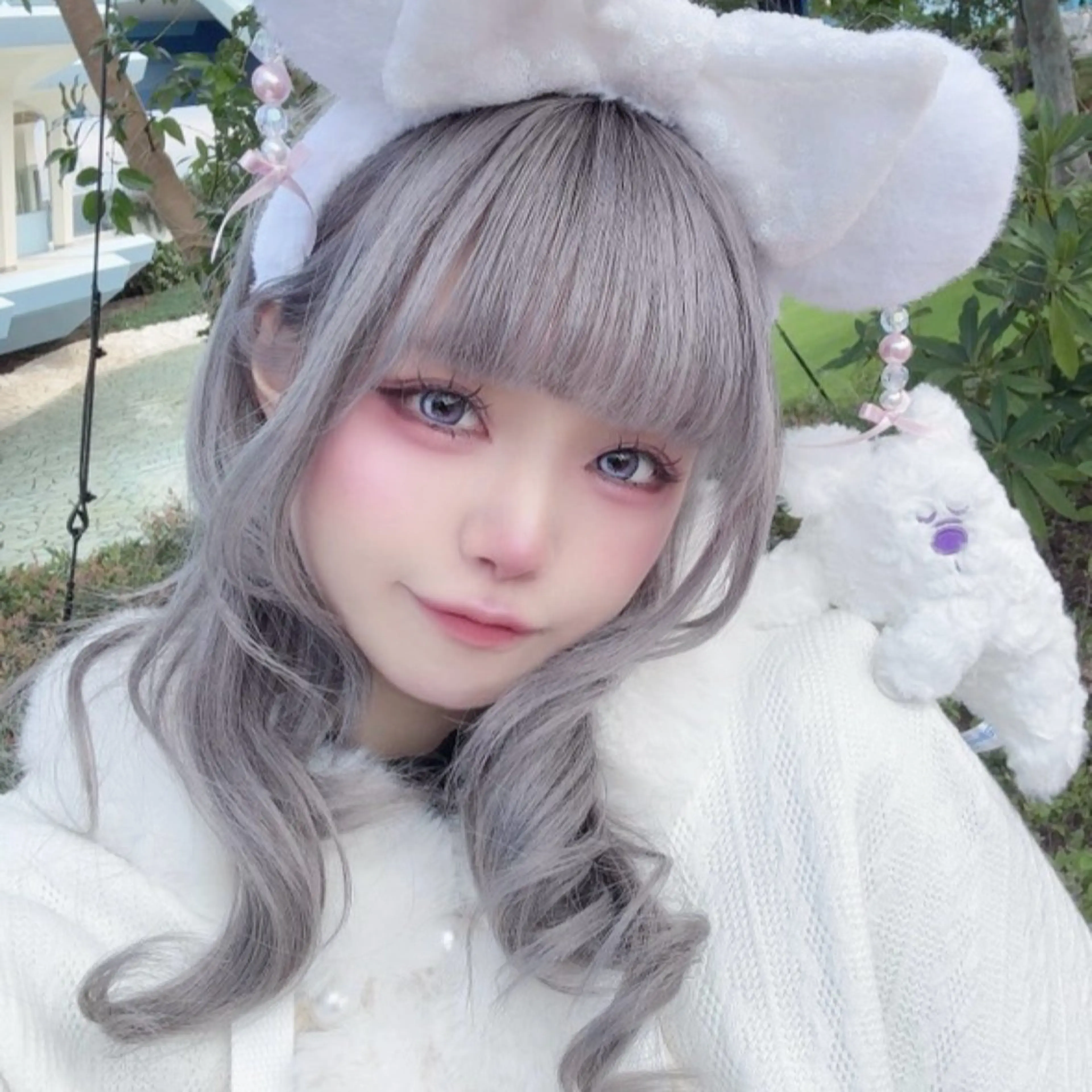 セミロング カラー ヘアアレンジ シルバー ヘアカラー トリートメント ヘアセット 渋谷🩶ハイトーン 🩶FUMUのヘアスタイル