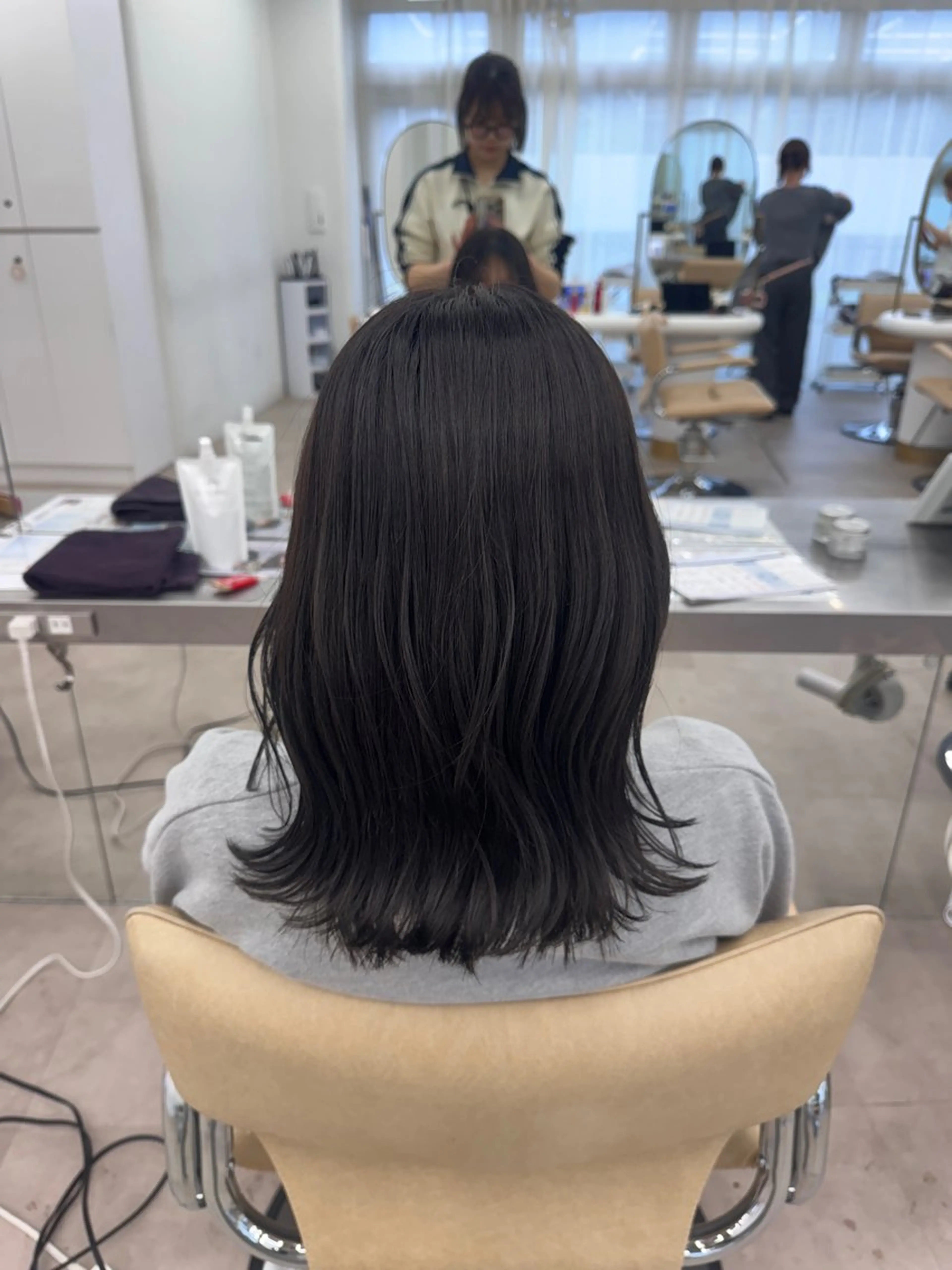 ミディアム ヘアカラー 透明感カラー🫧⌇ AO🫐🩵のヘアスタイル