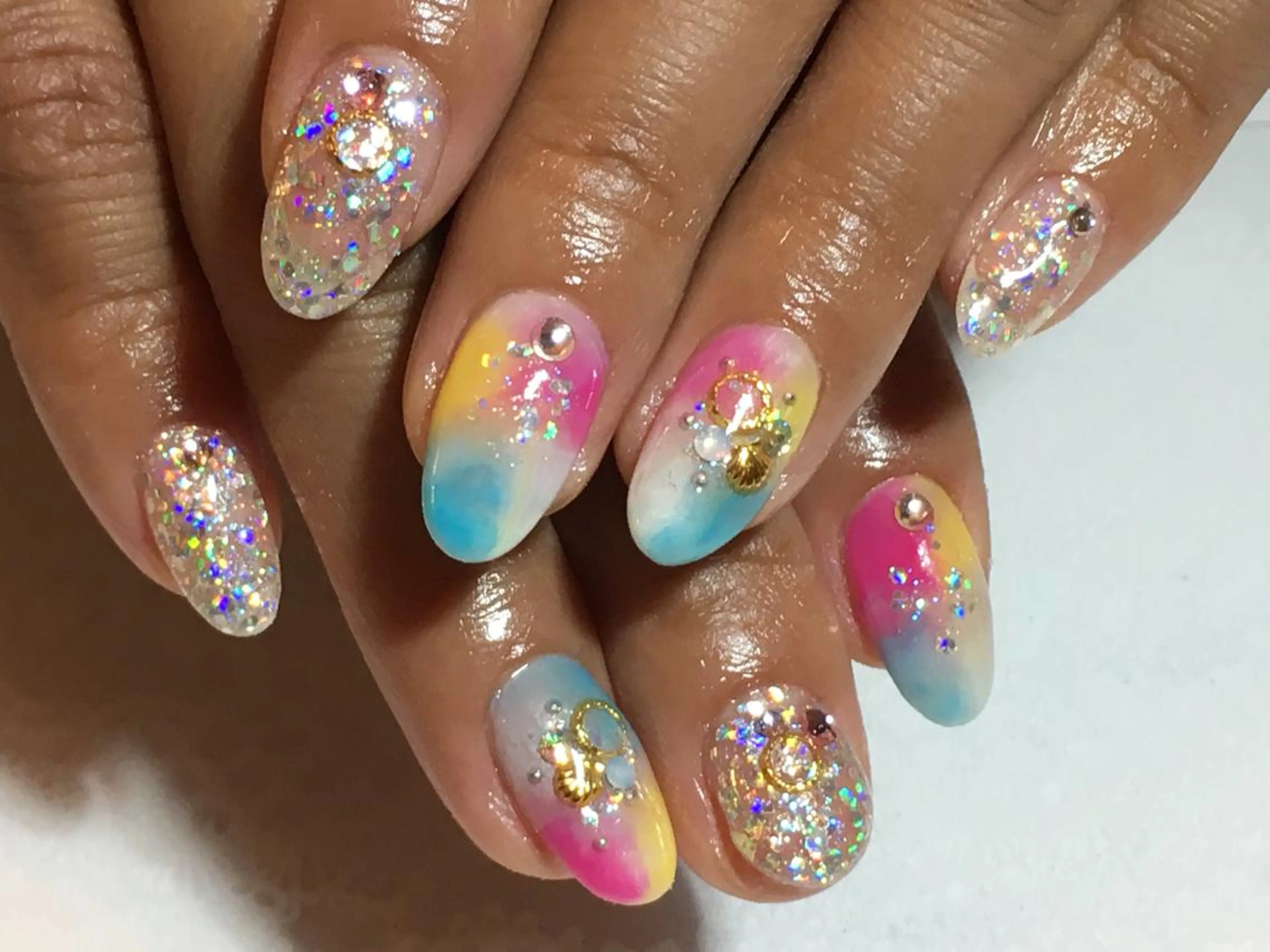 ネイル ストーンネイル 古川 里美のネイルデザイン