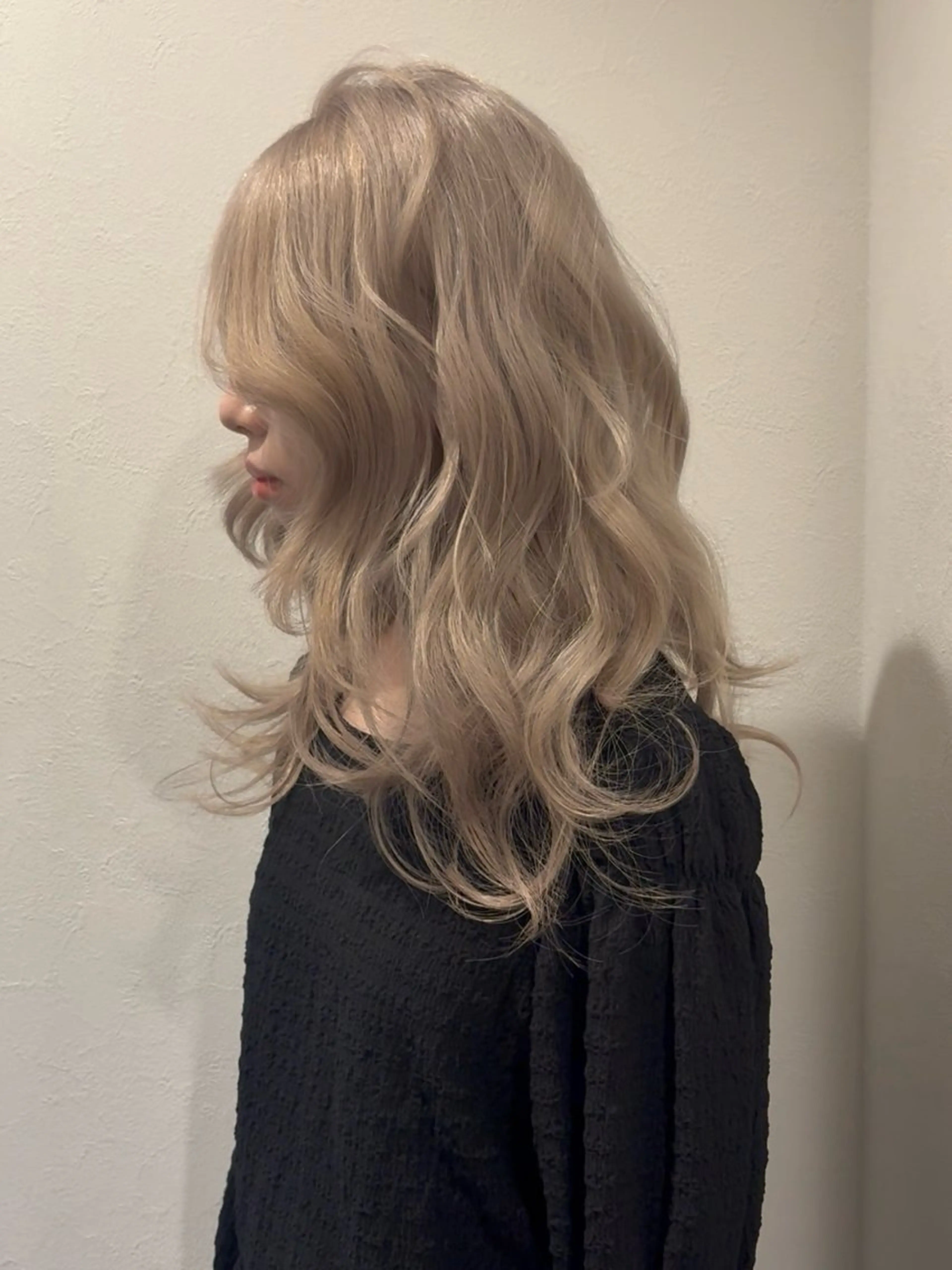セミロング カラー ベージュカラー ヘアカラー なんば、心斎橋🍓 ハイトーンnicoのヘアスタイル