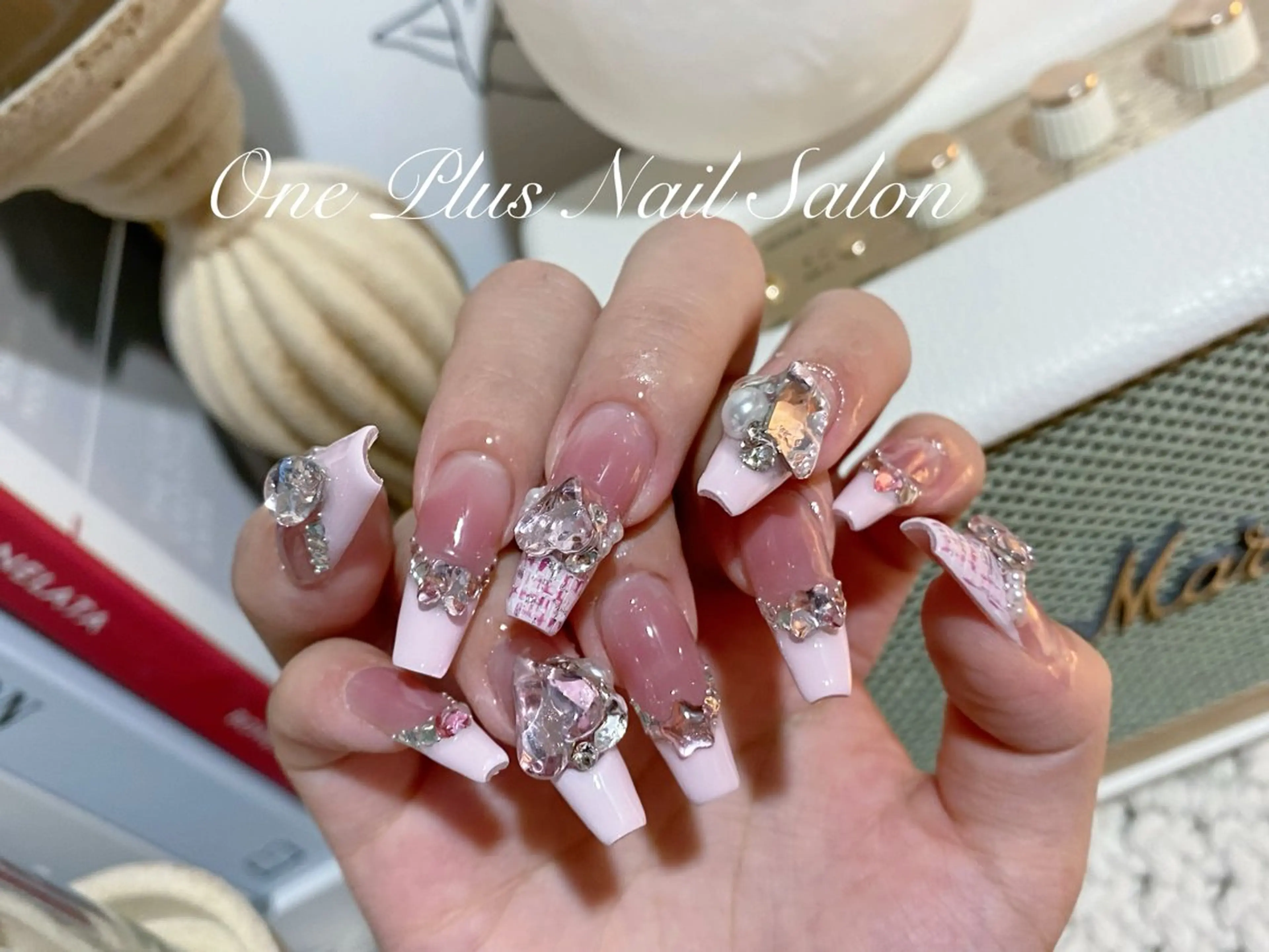 ネイル One Plus Nail Salonのネイルデザイン