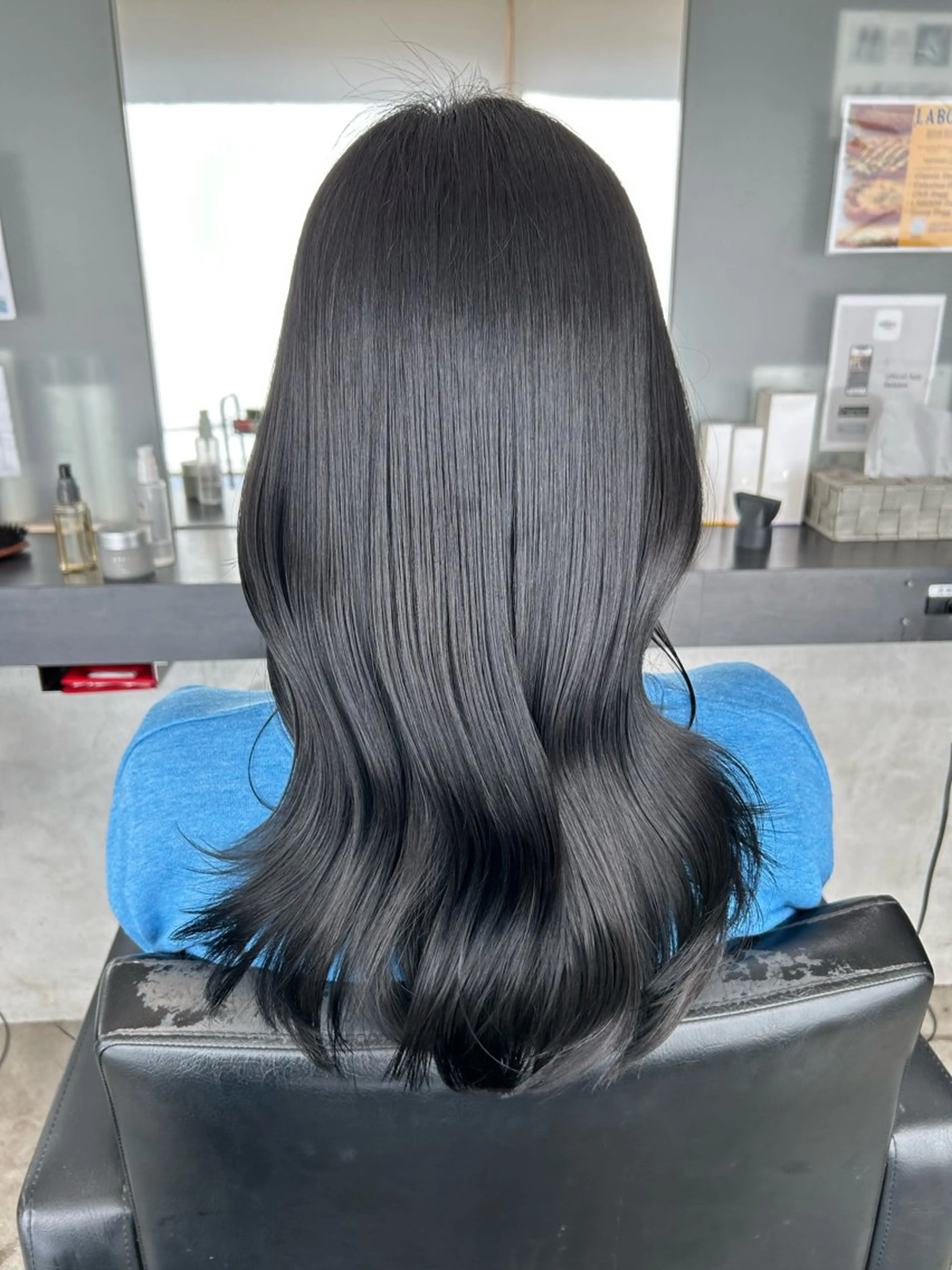 カラー 黒髪 ブリーチ ブルーカラー ブルーブラック ブリーチなしカラー 二宮 陽太のヘアスタイル