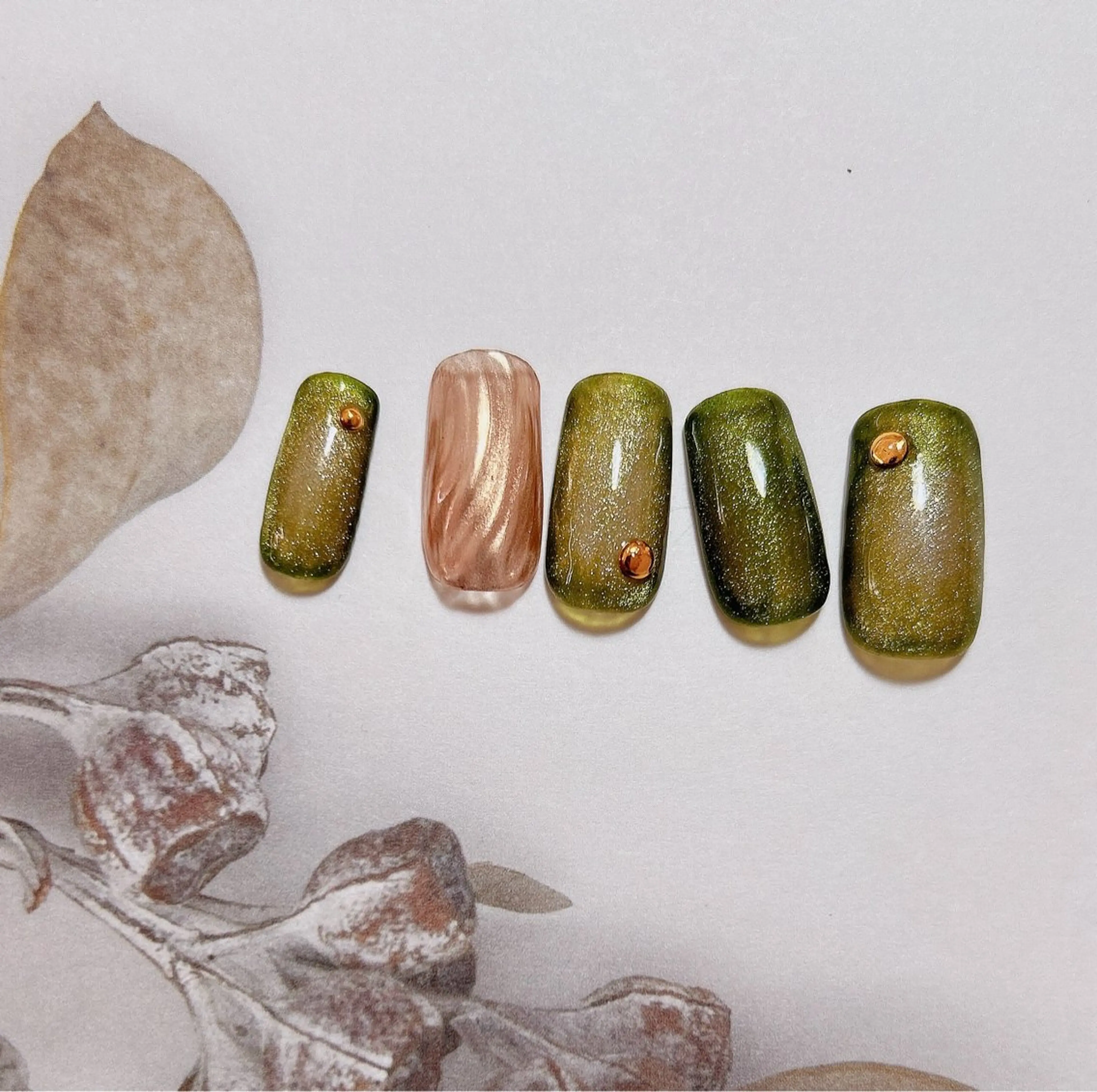 ネイル Three of cupsのネイルデザイン