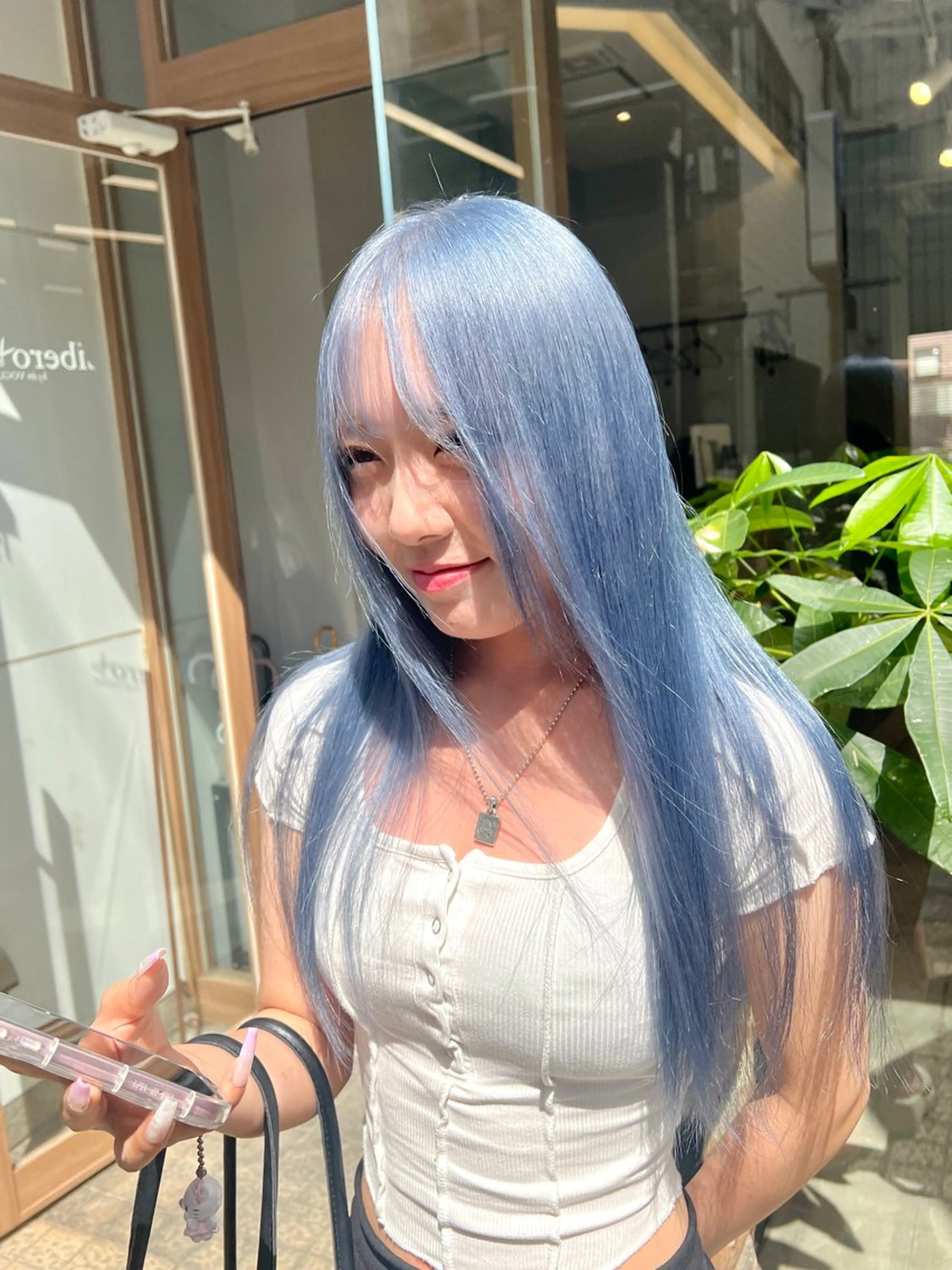 ロング カラー ブリーチ毛の縮毛矯正 ハイトーン/岡本智樹のヘアスタイル