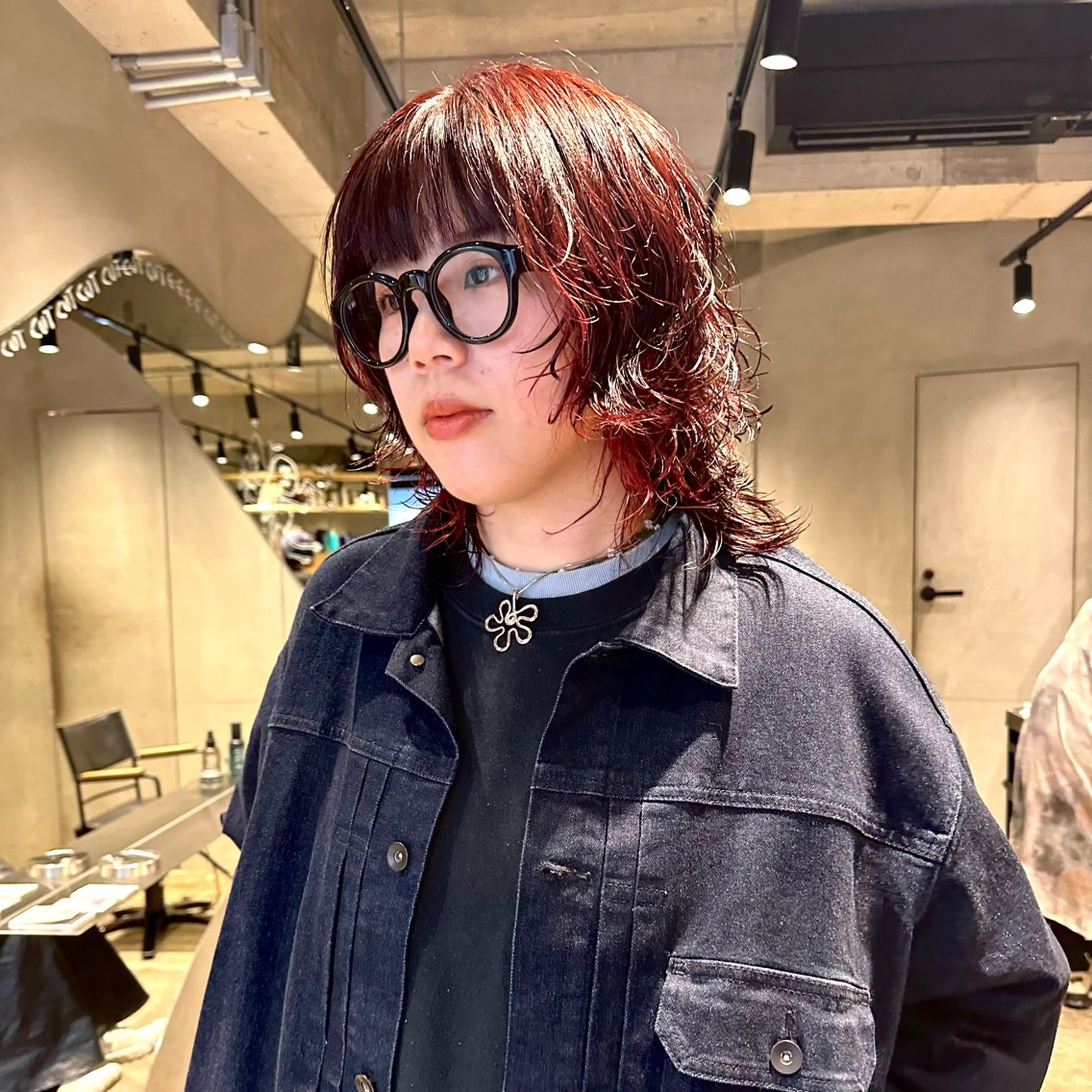 ミディアム カラー パーマ ミディアムパーマ レッドカラー ウルフカット カット パーマ 🌈圧倒的デザイン パーマ　関和希のヘアスタイル