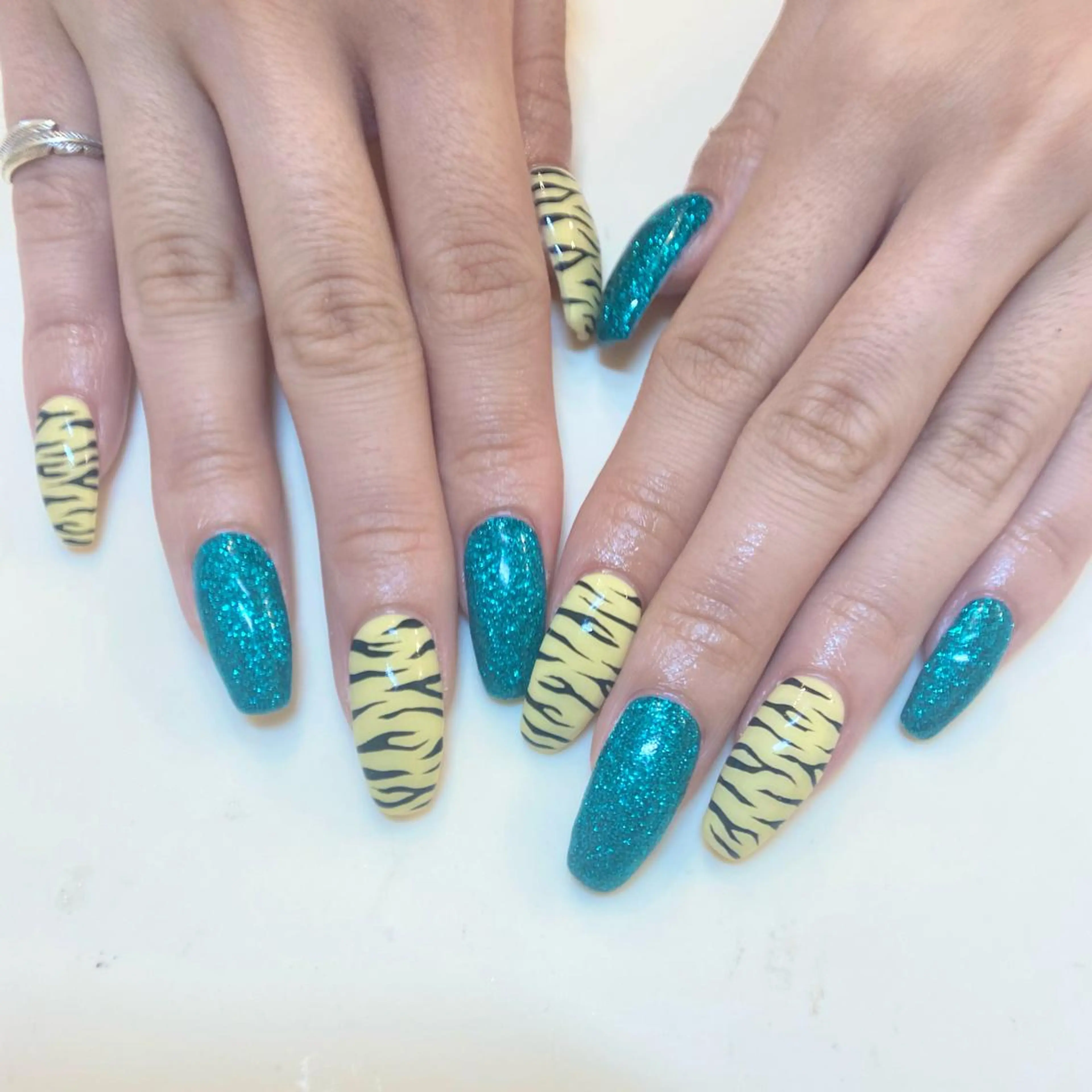 ネイル ハンドネイル 藤原 みゆのネイルデザイン