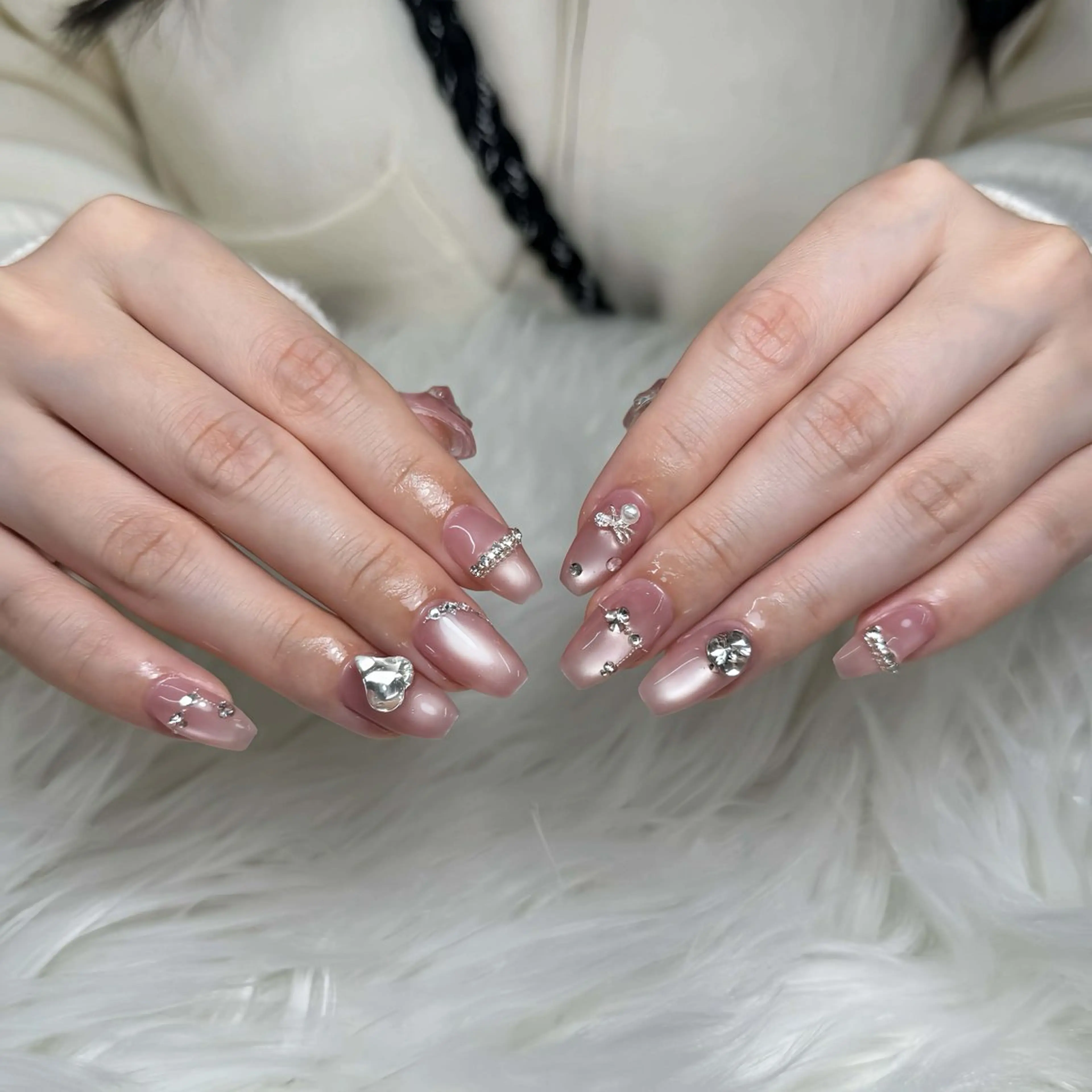 ネイル オーロラネイル ボルドー ブラウン ハート ラメ(グリッター) ハンドネイル Nova Nailのネイルデザイン