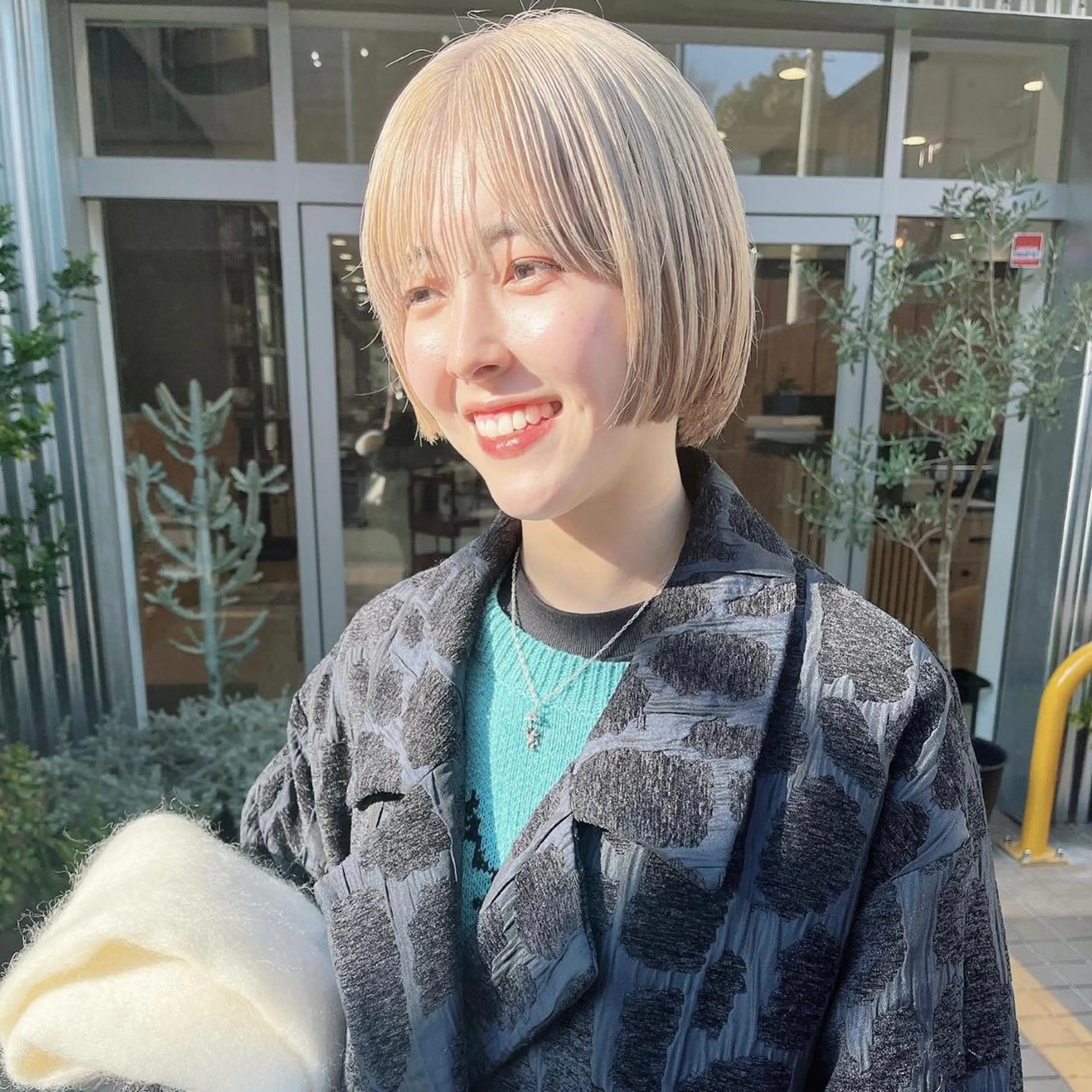 ショート カラー アラキチヒロ THE REMMYのヘアスタイル