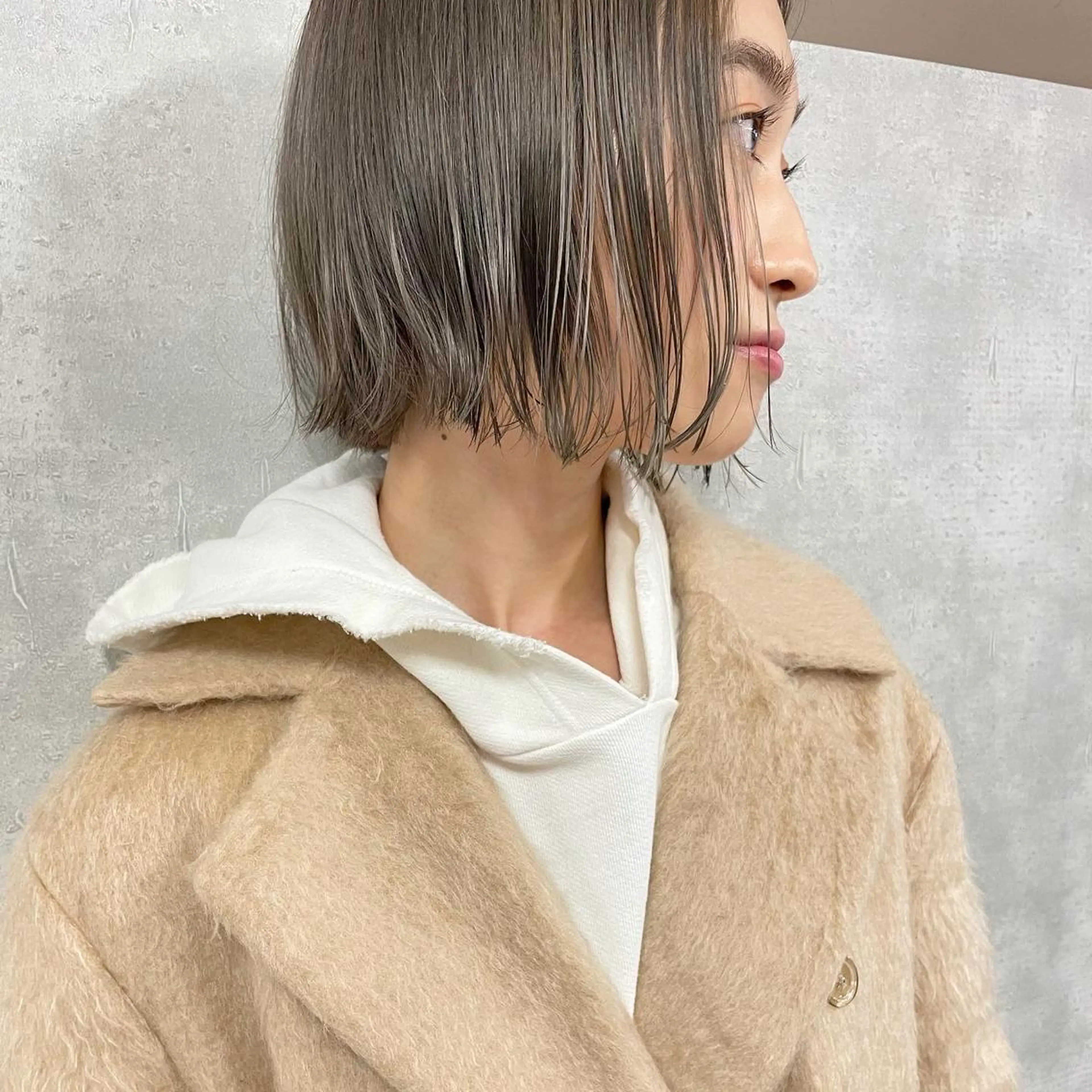 ミディアム カラー ベージュカラー グレージュ ハイライトカラー ミルクティーグレージュ ハイライト universe tokyoのヘアスタイル