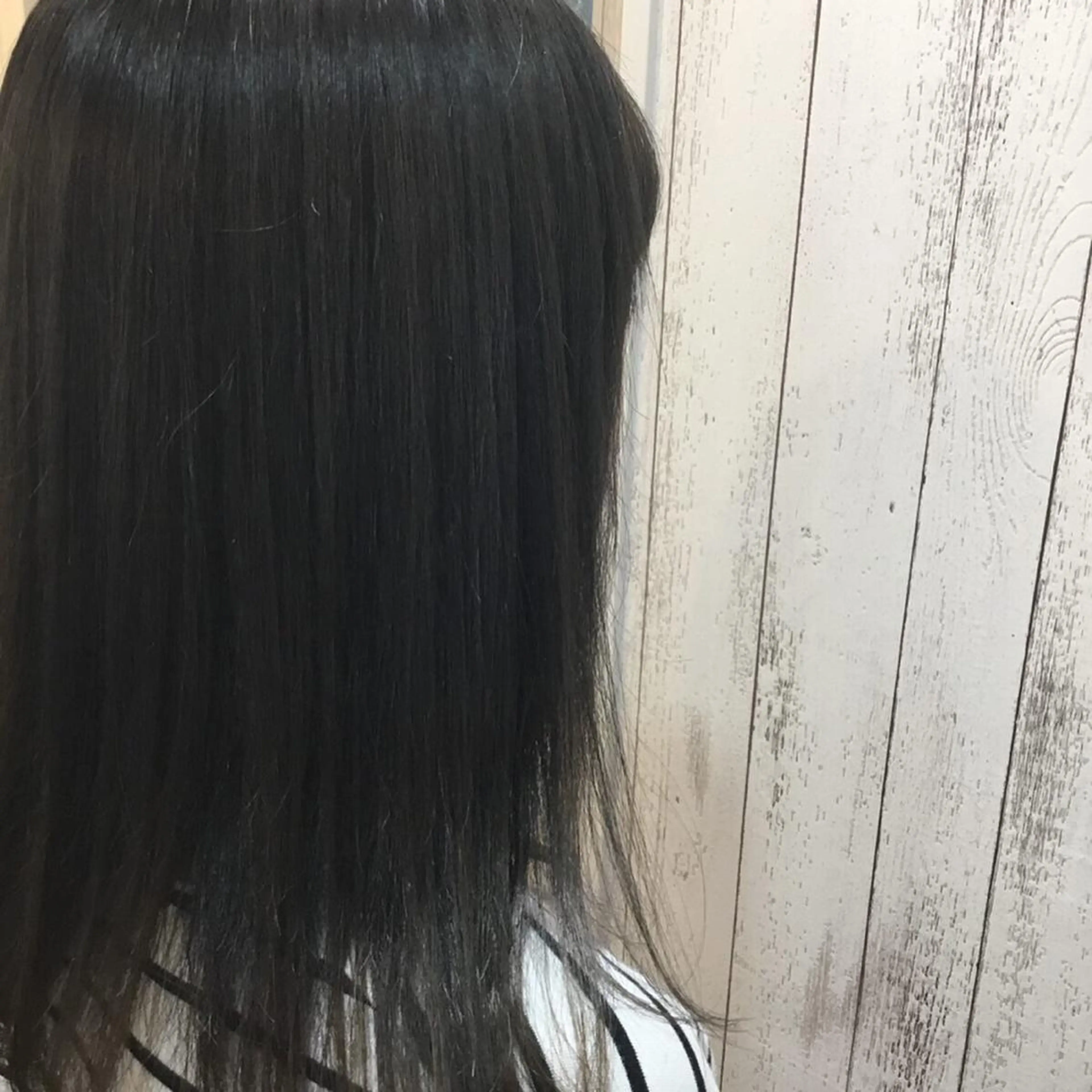 セミロング カラー embrace エンブレイスのヘアスタイル