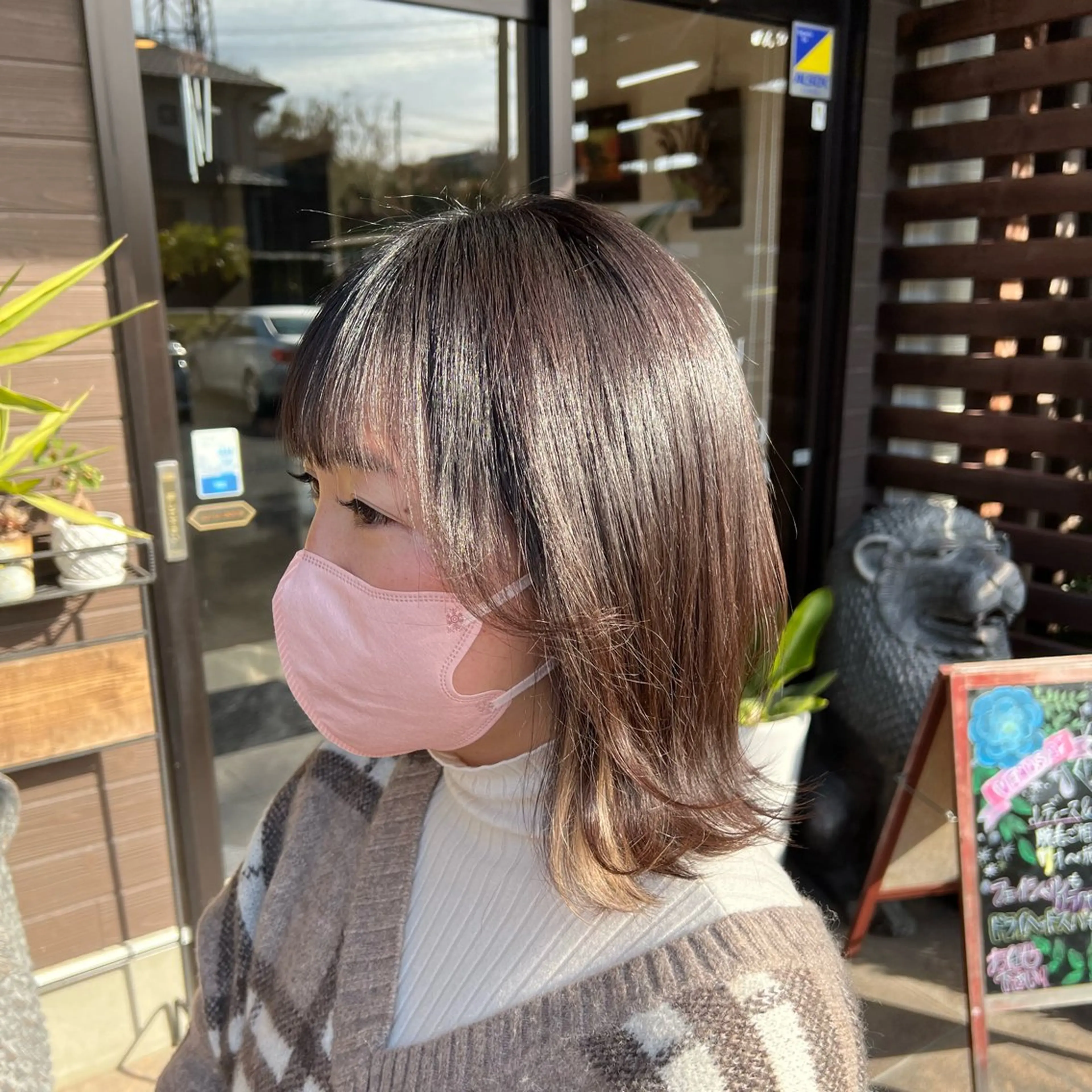 ミディアム カラー インナーカラー 外ハネヘア カット 土田 紘太のヘアスタイル