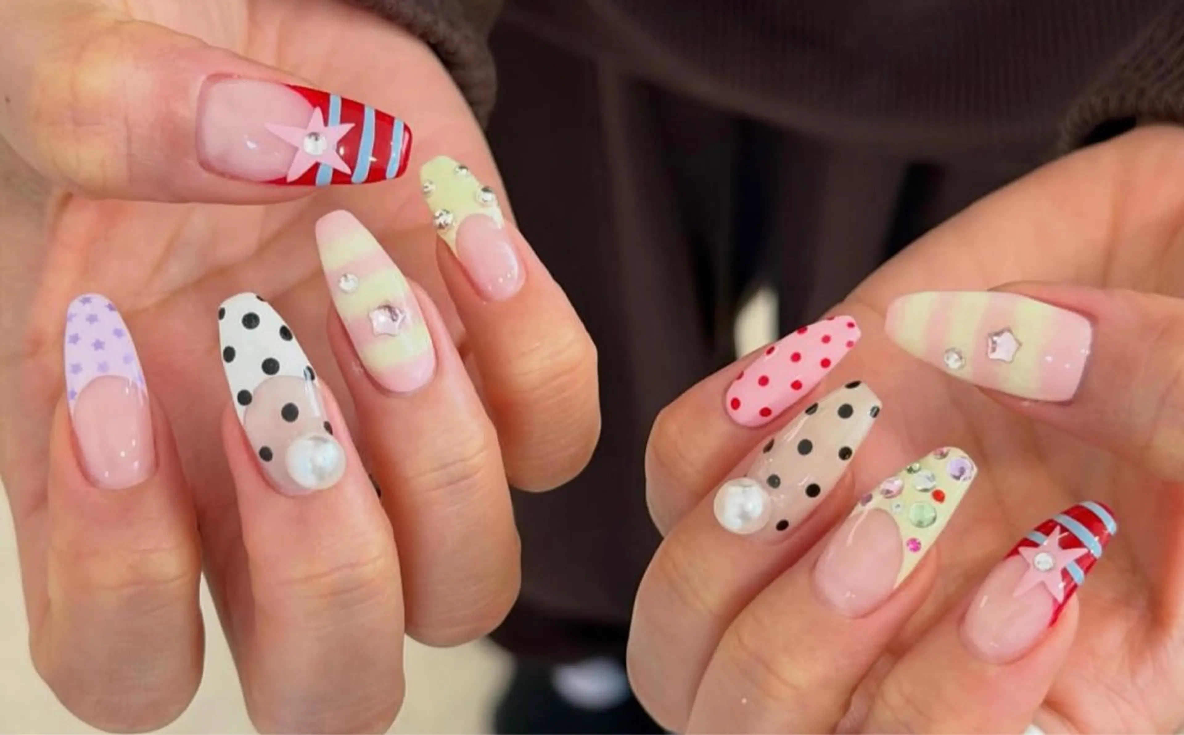 ネイル アートネイル ストーンネイル ネイルチップ ハンドネイル NiJi Nailsのネイルデザイン