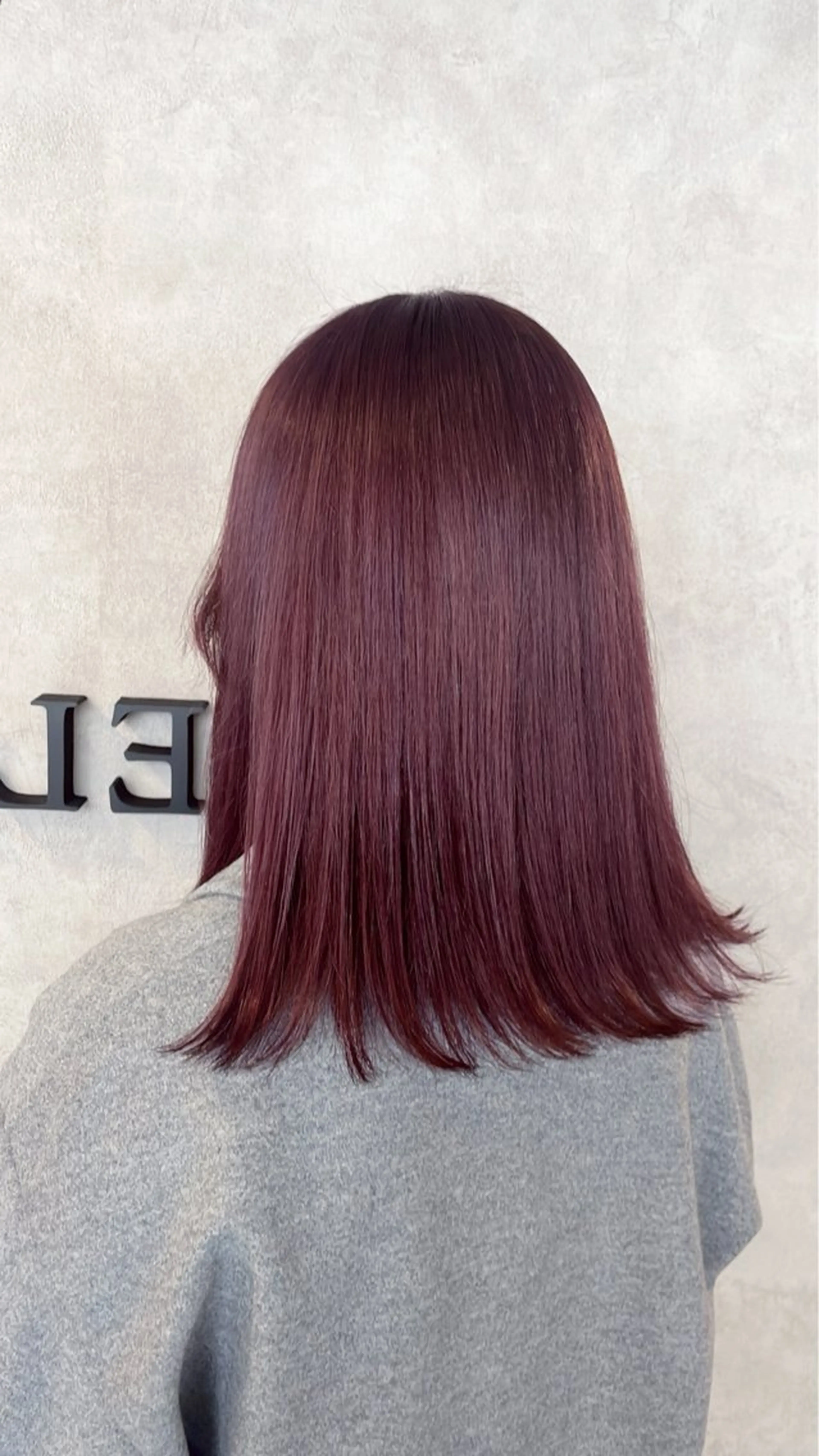 セミロング カラー 本村 あやかのヘアスタイル