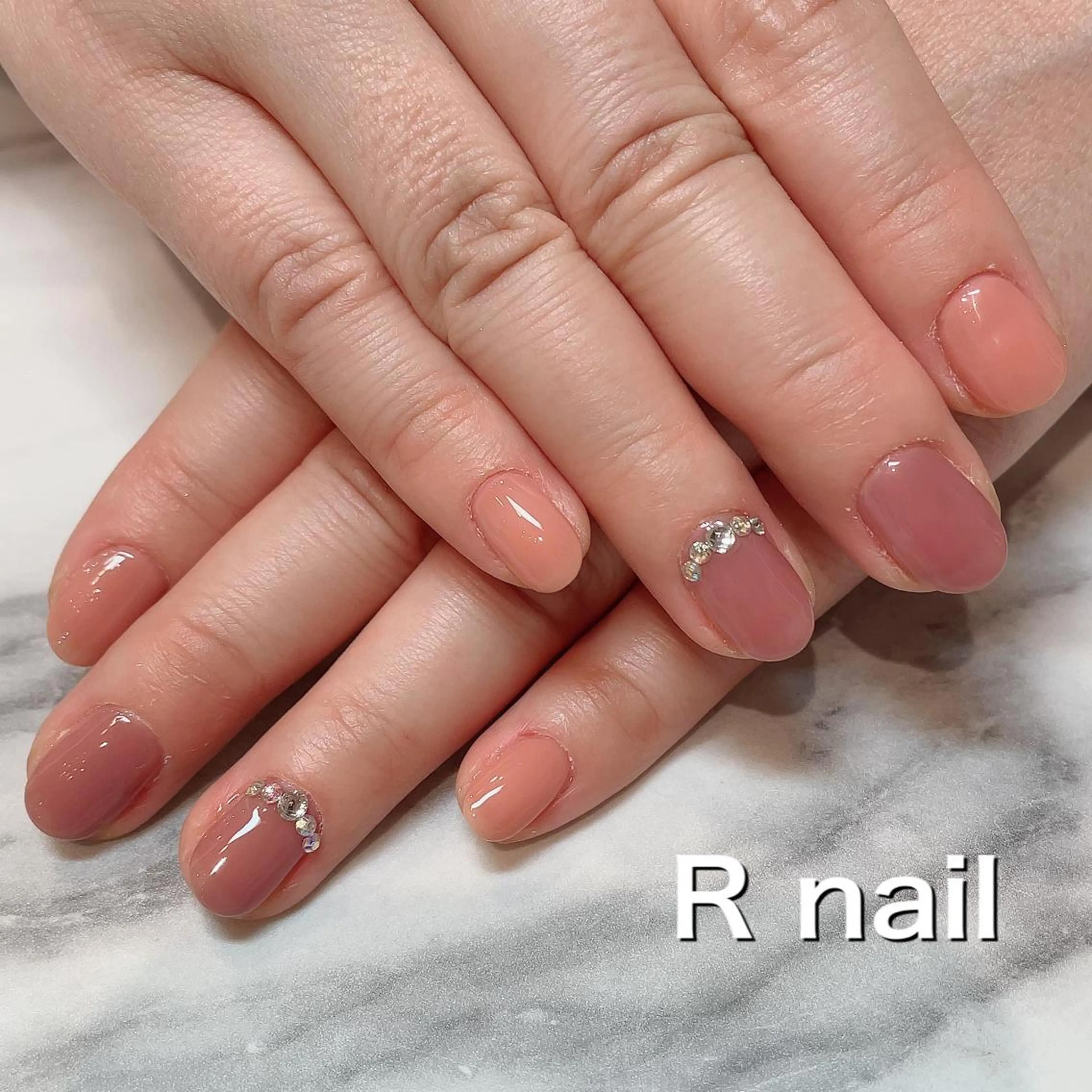 ネイル SUN&MOON REOのネイルデザイン