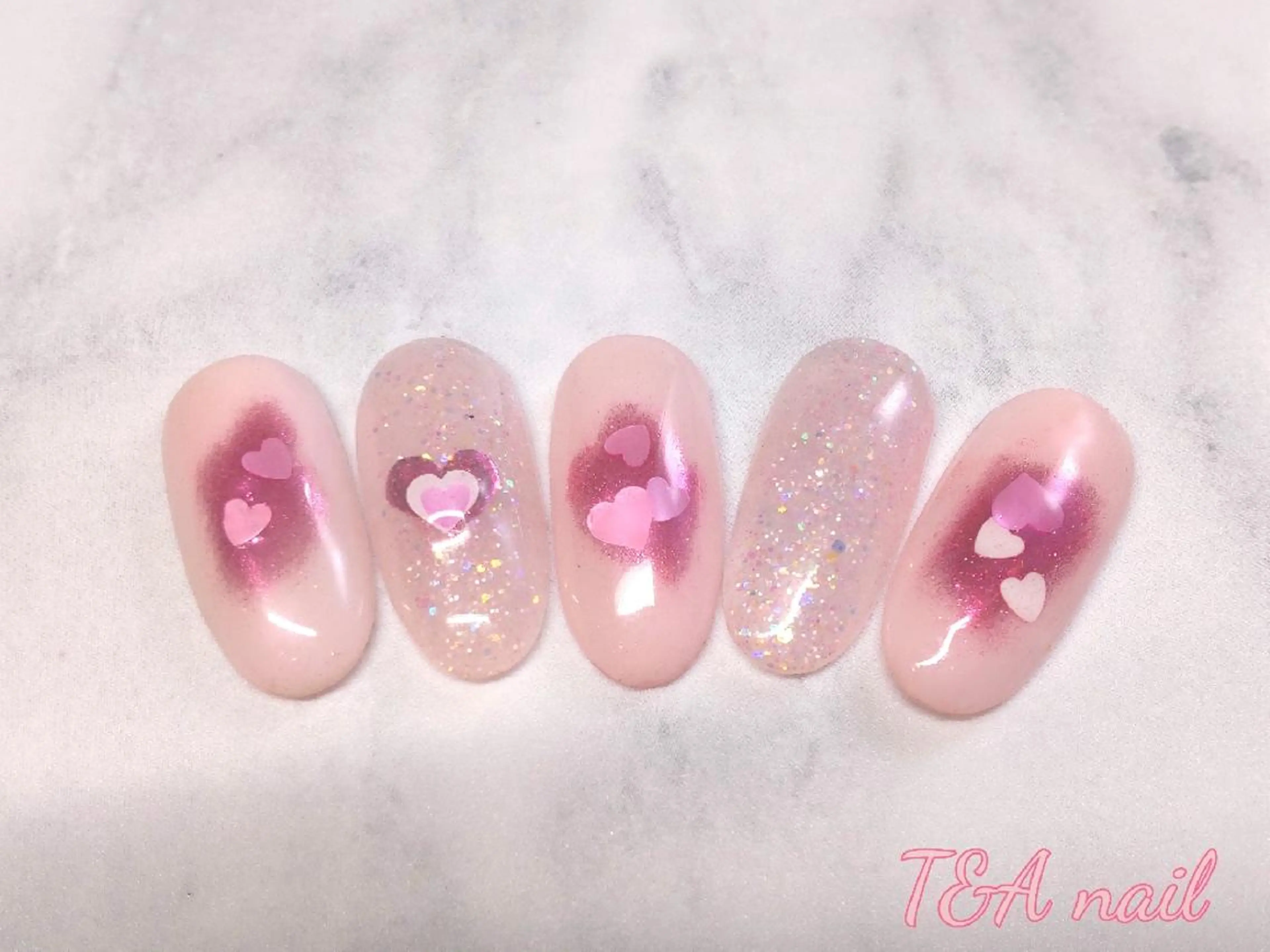 ミディアム ネイル 長さ出し ジェルネイル ハート キラキラネイル ニュアンスネイル ハンドネイル T&A nailのネイルデザイン