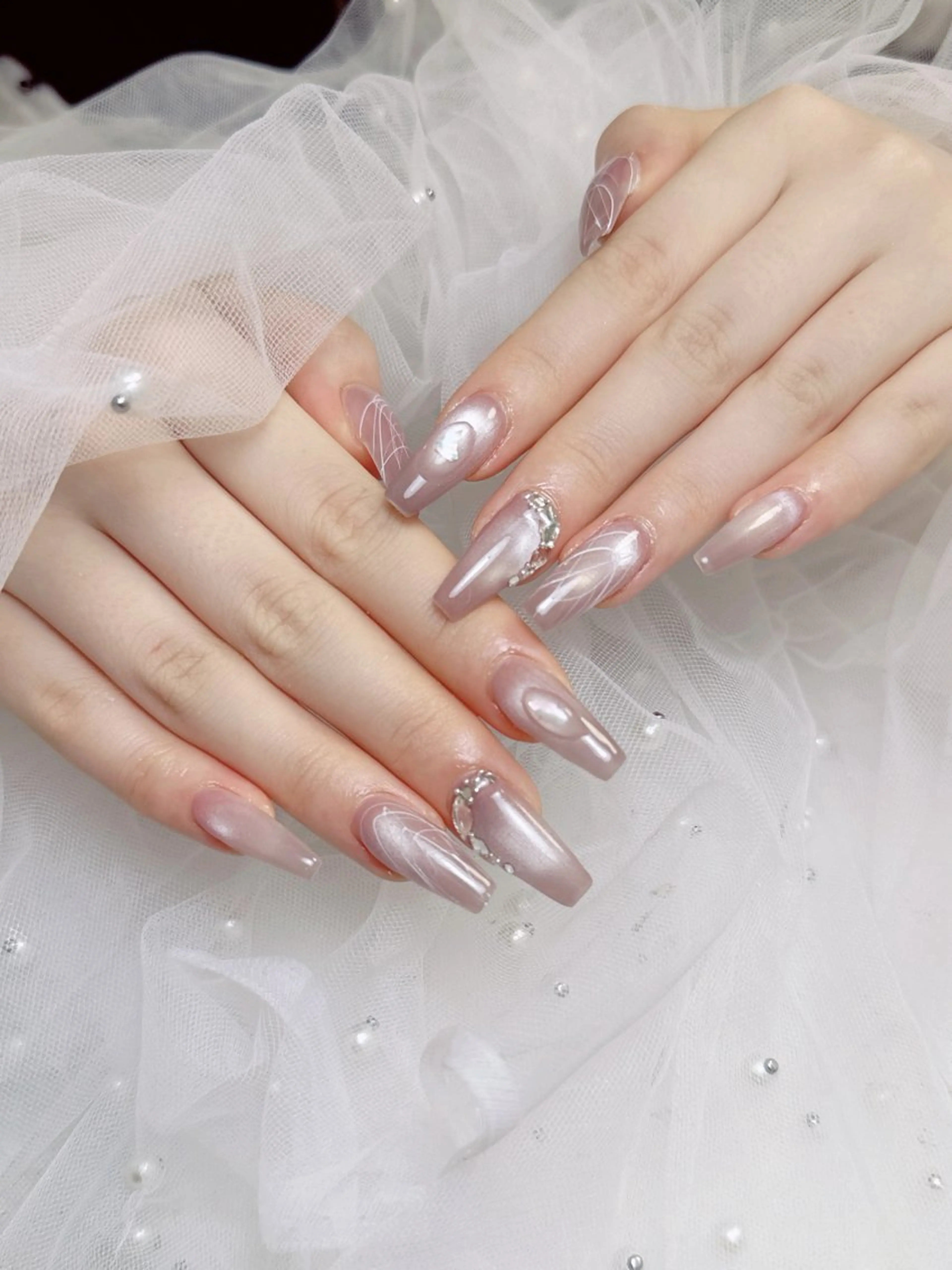 ネイル フレンチネイル ジェルネイル ハート 韓国ネイル マグネットネイル ネイルサロン lotusのネイルデザイン