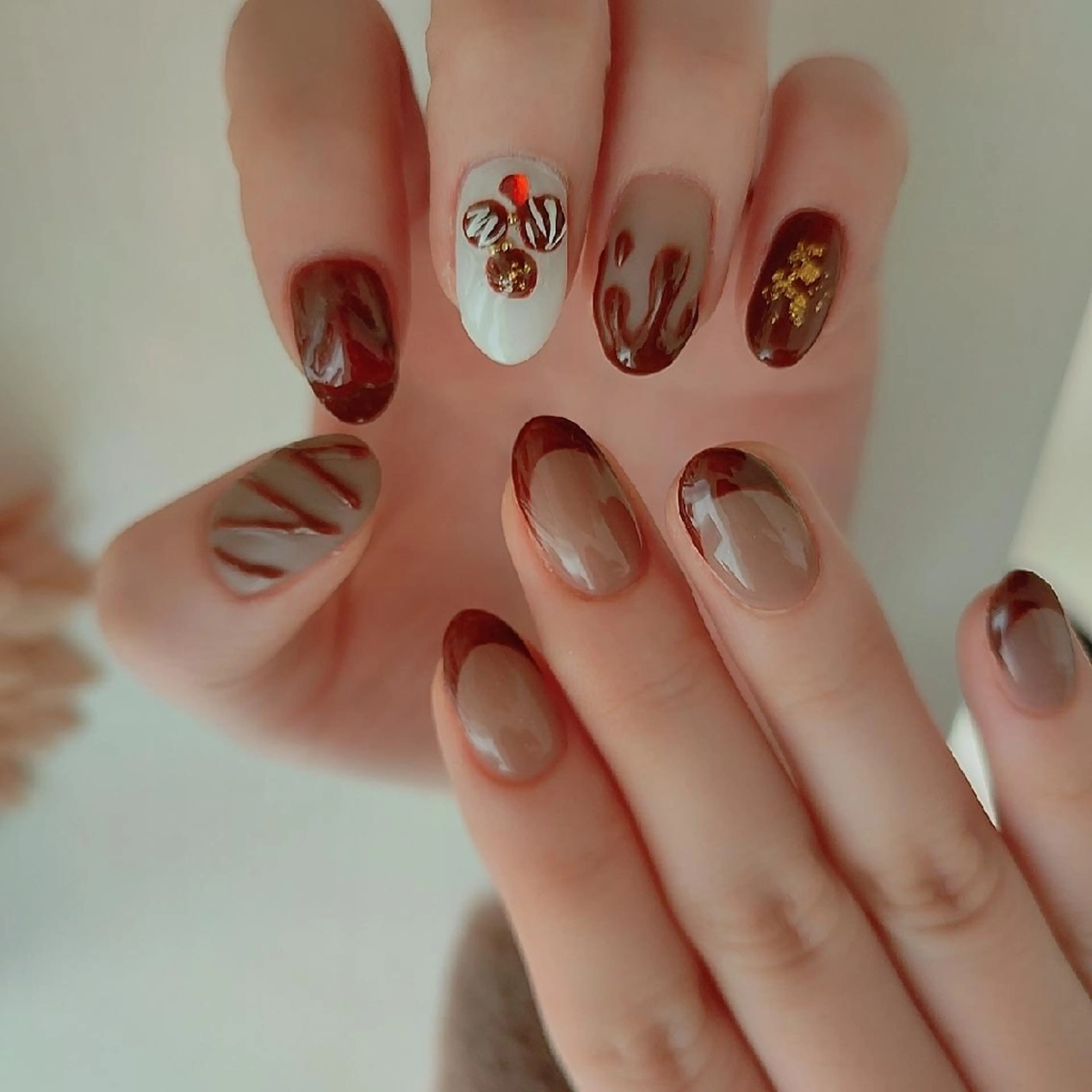 ネイル ハンドネイル RUNWAY 　　の眉毛・アイブロウイメージ