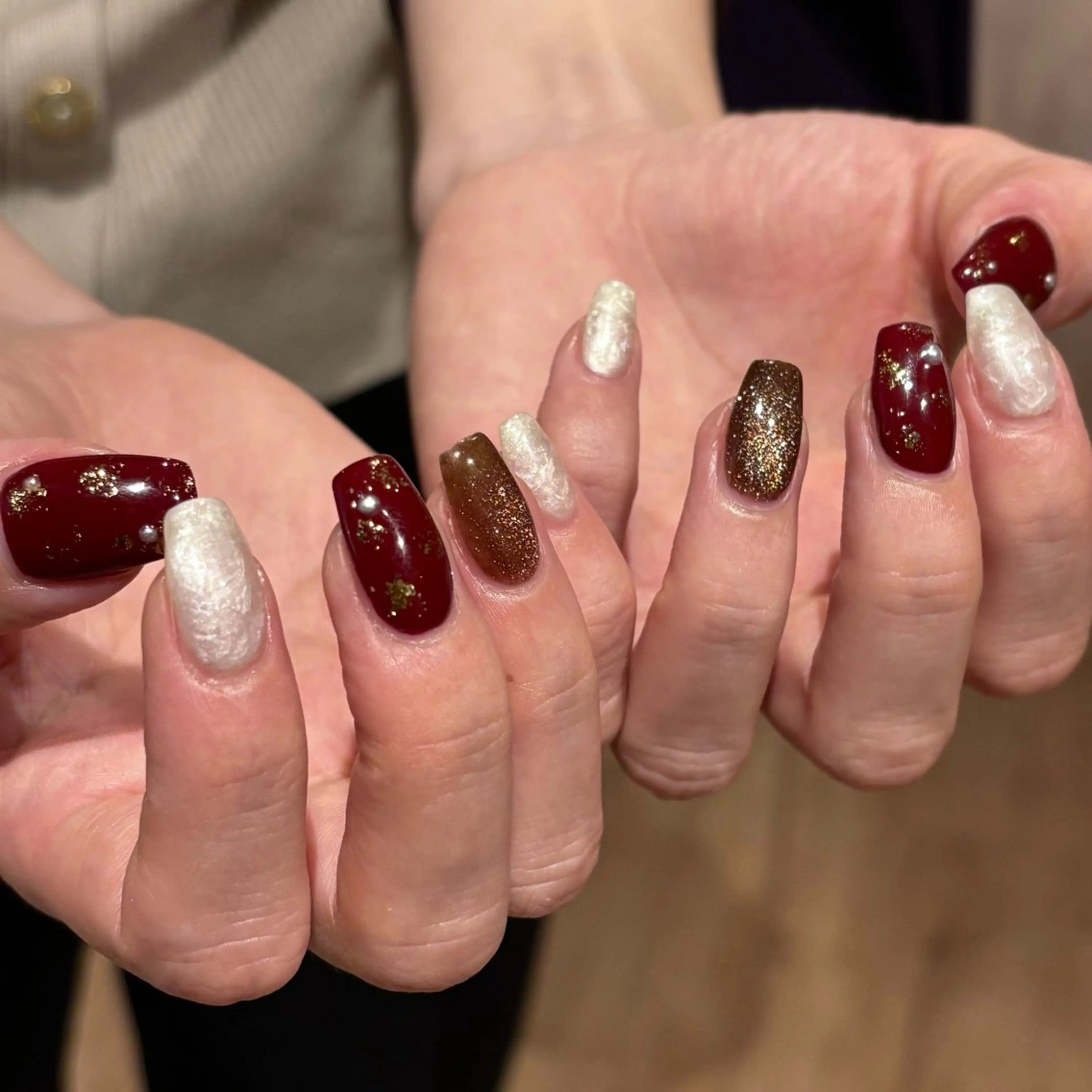 ネイル ボルドー ブラウン マグネットネイル ニュアンスネイル ワンカラーネイル ハンドネイル Bianca名駅店 安田のネイルデザイン