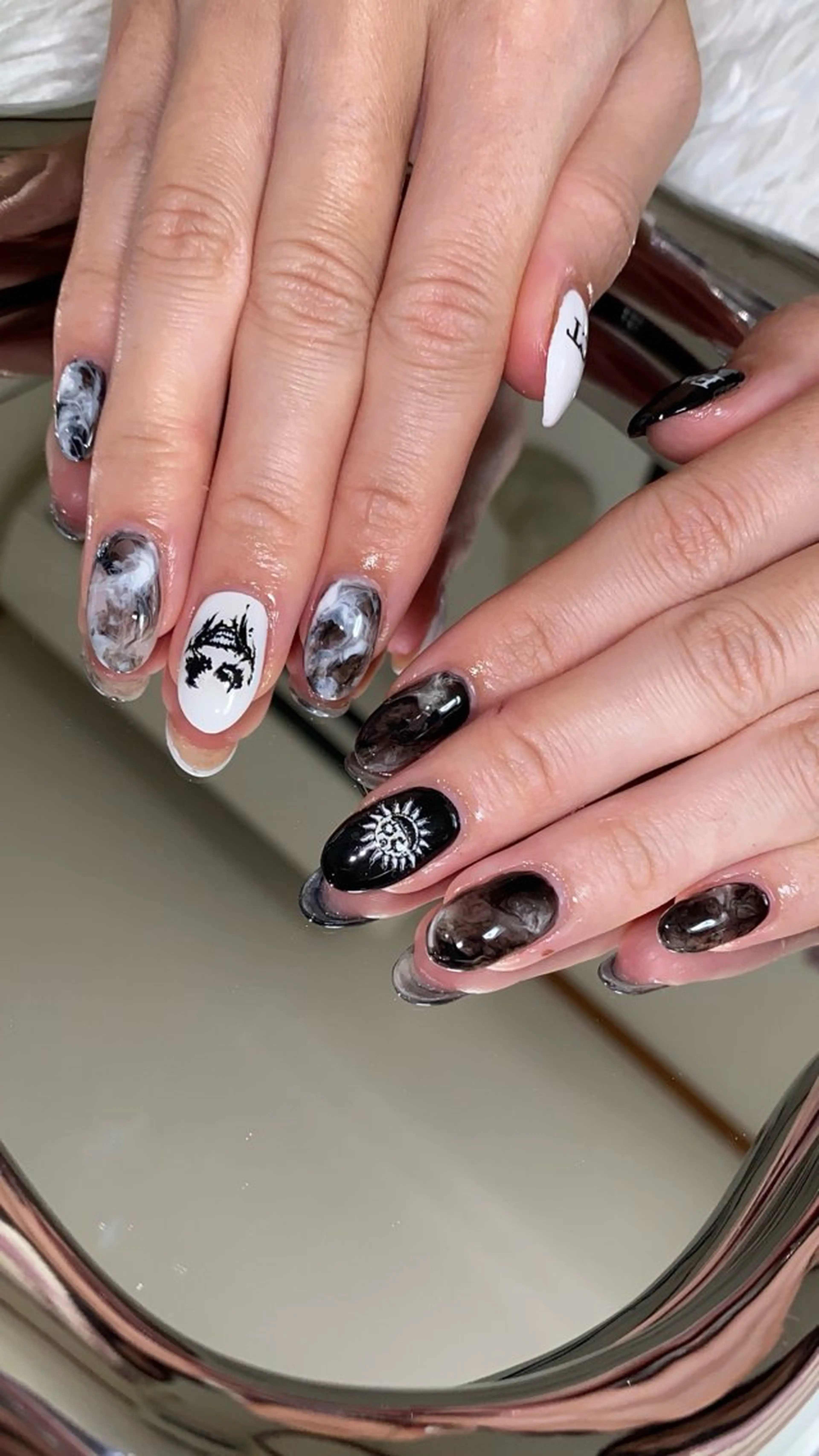 ネイル ハンドネイル n o q r m. n a c h iのネイルデザイン