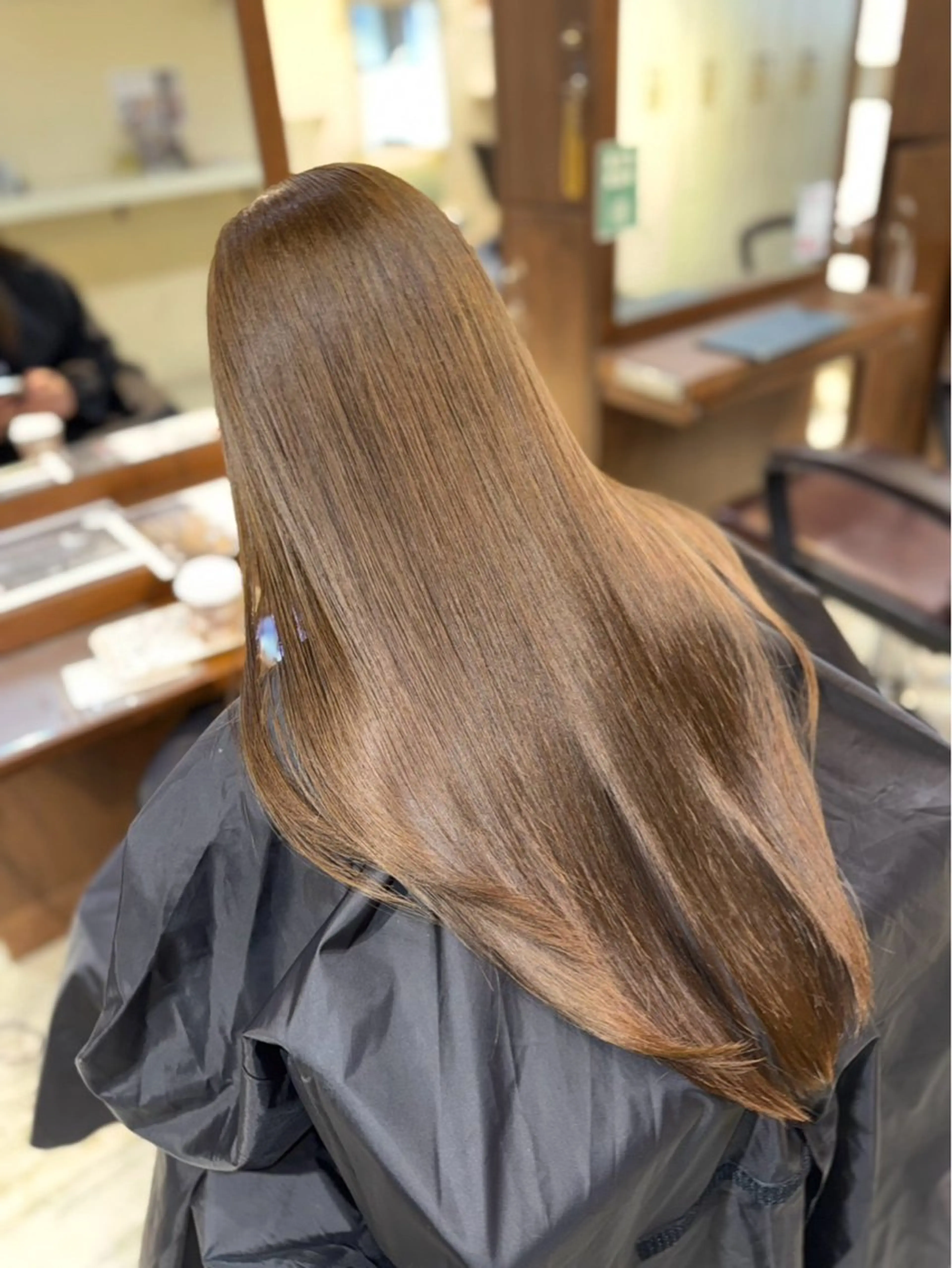 ロング カラー 三田 夏輝のヘアスタイル