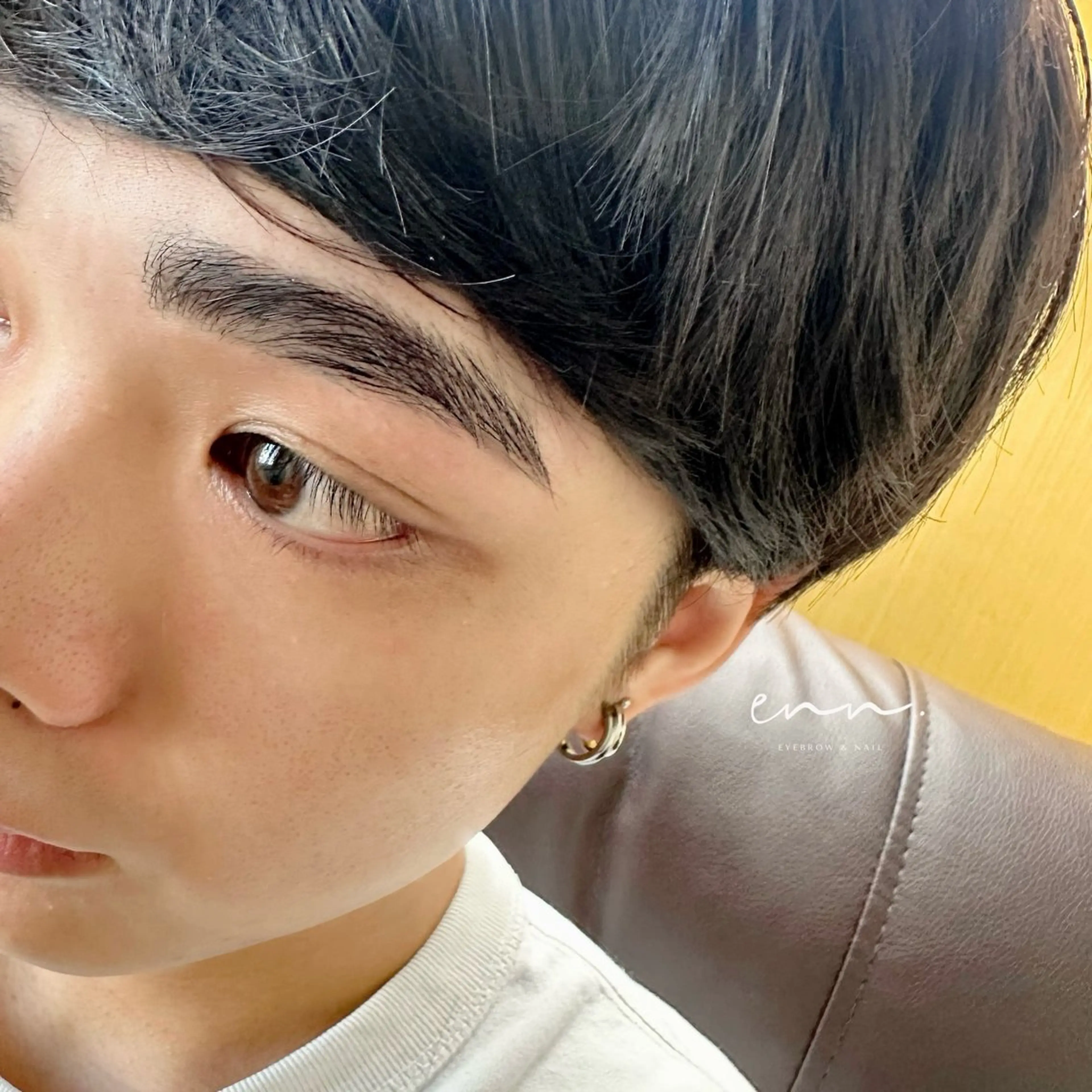 メンズ アイブロウ メンズパーマ ハリウッドブロウリフト メンズアイブロウ 眉毛ワックス脱毛 ワックス脱毛 その他(アイブロウ) enn. 【眉毛/ネイル】のネイルデザイン