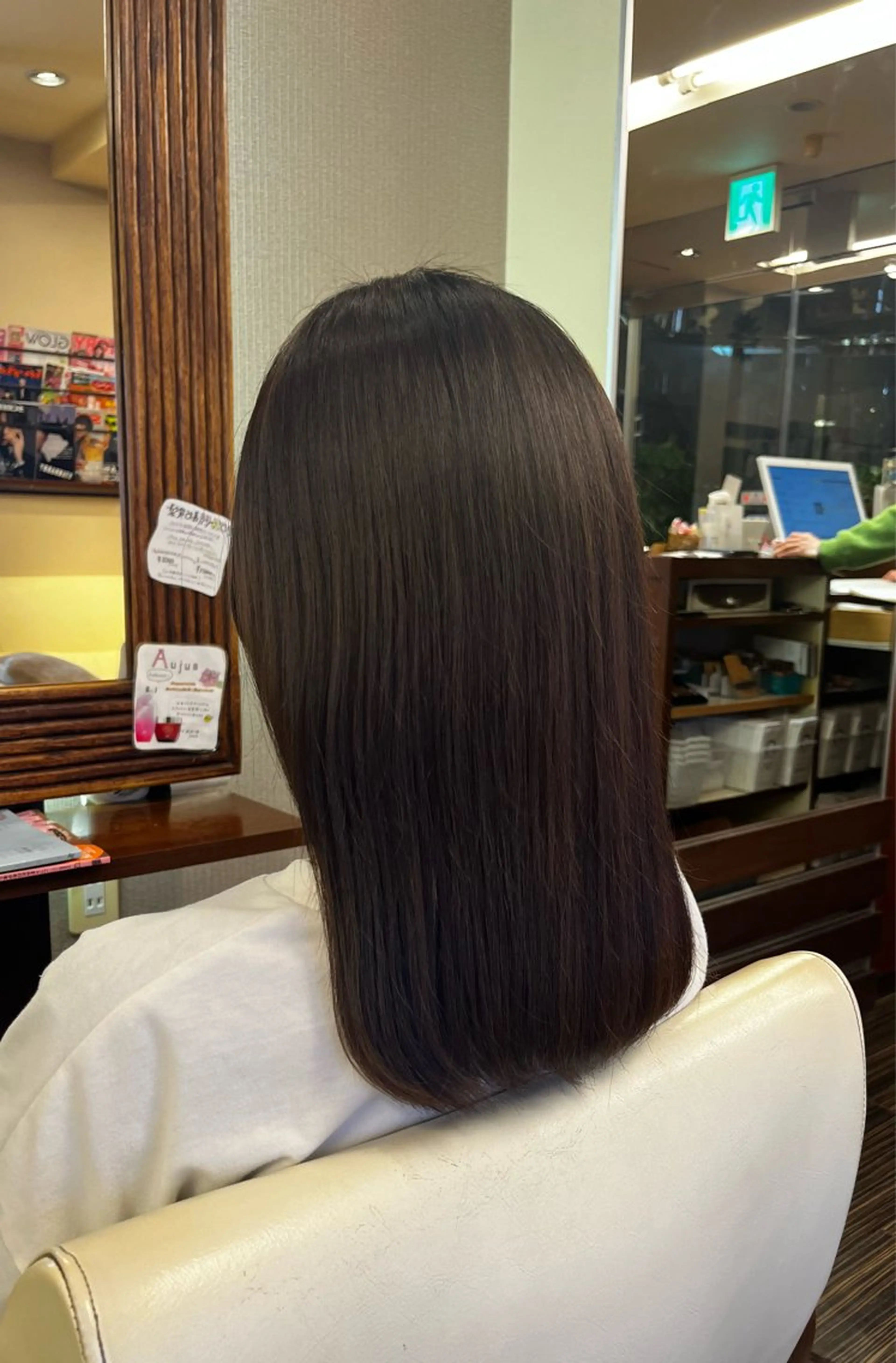 ミディアム トリートメント 西形 梨瑚のヘアスタイル