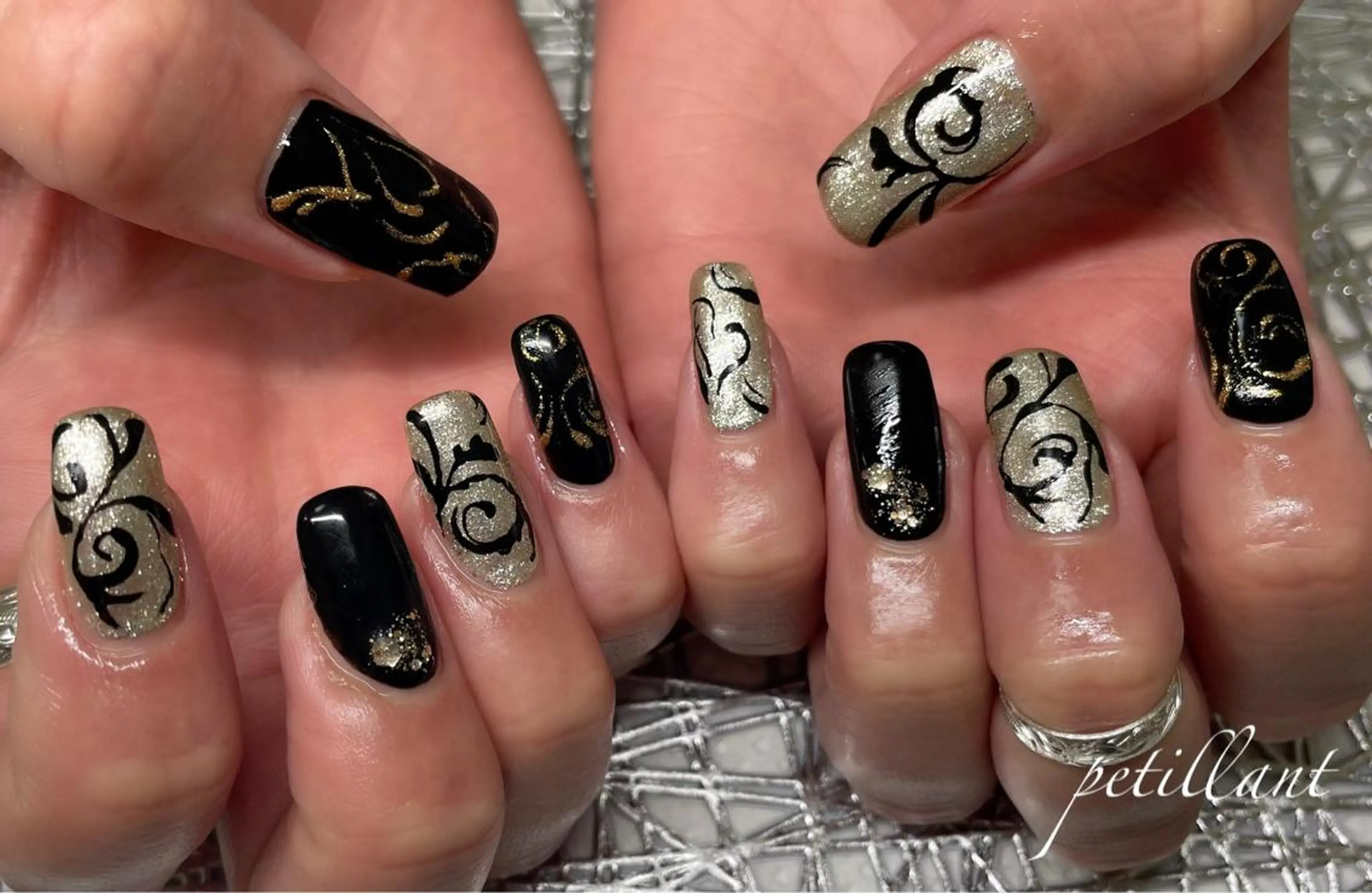 ネイル アートネイル 持ち込み シルバー nail salon petillantのネイルデザイン