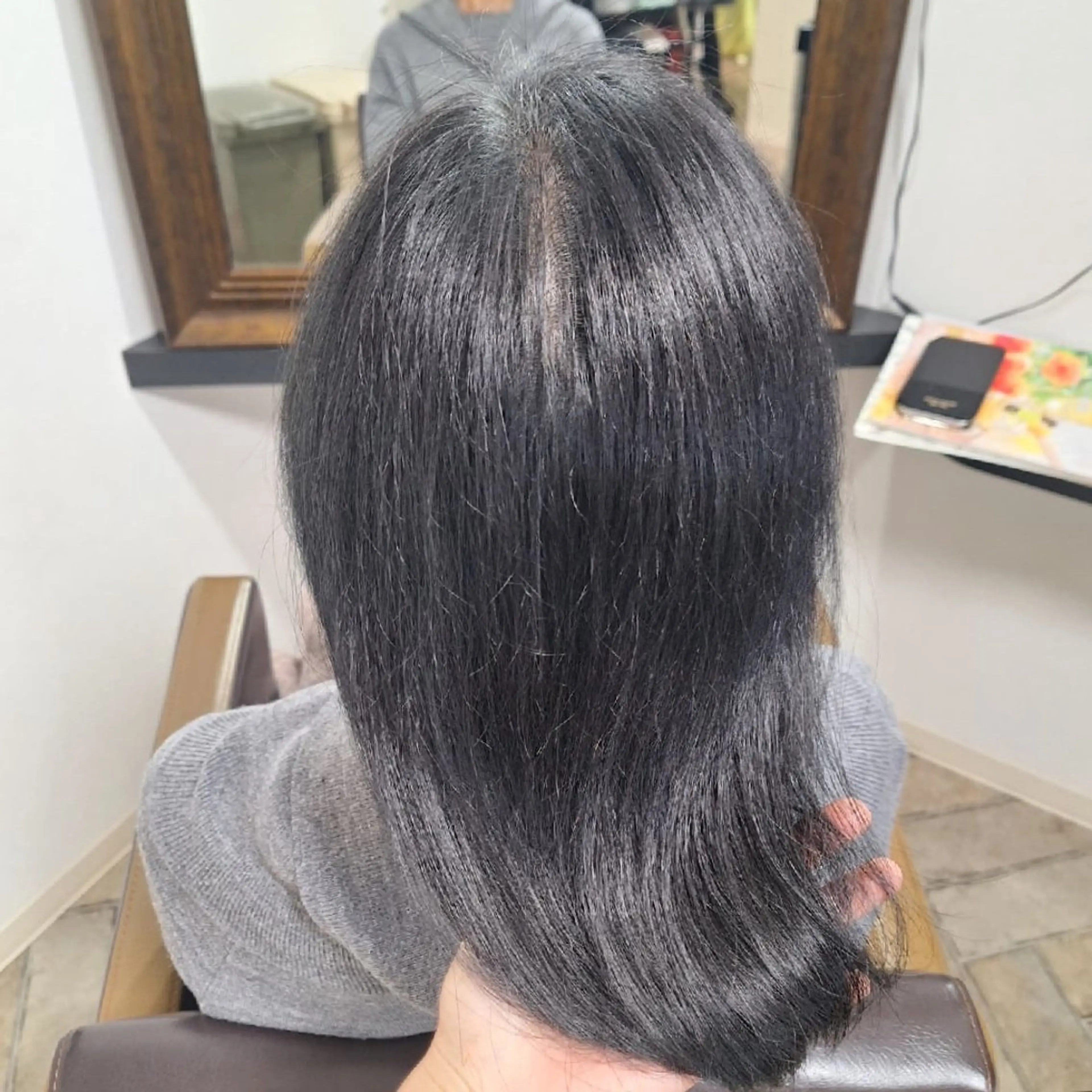 セミロング フィールドパパ所属・リラクゼーション ヘナサロンのヘアスタイル