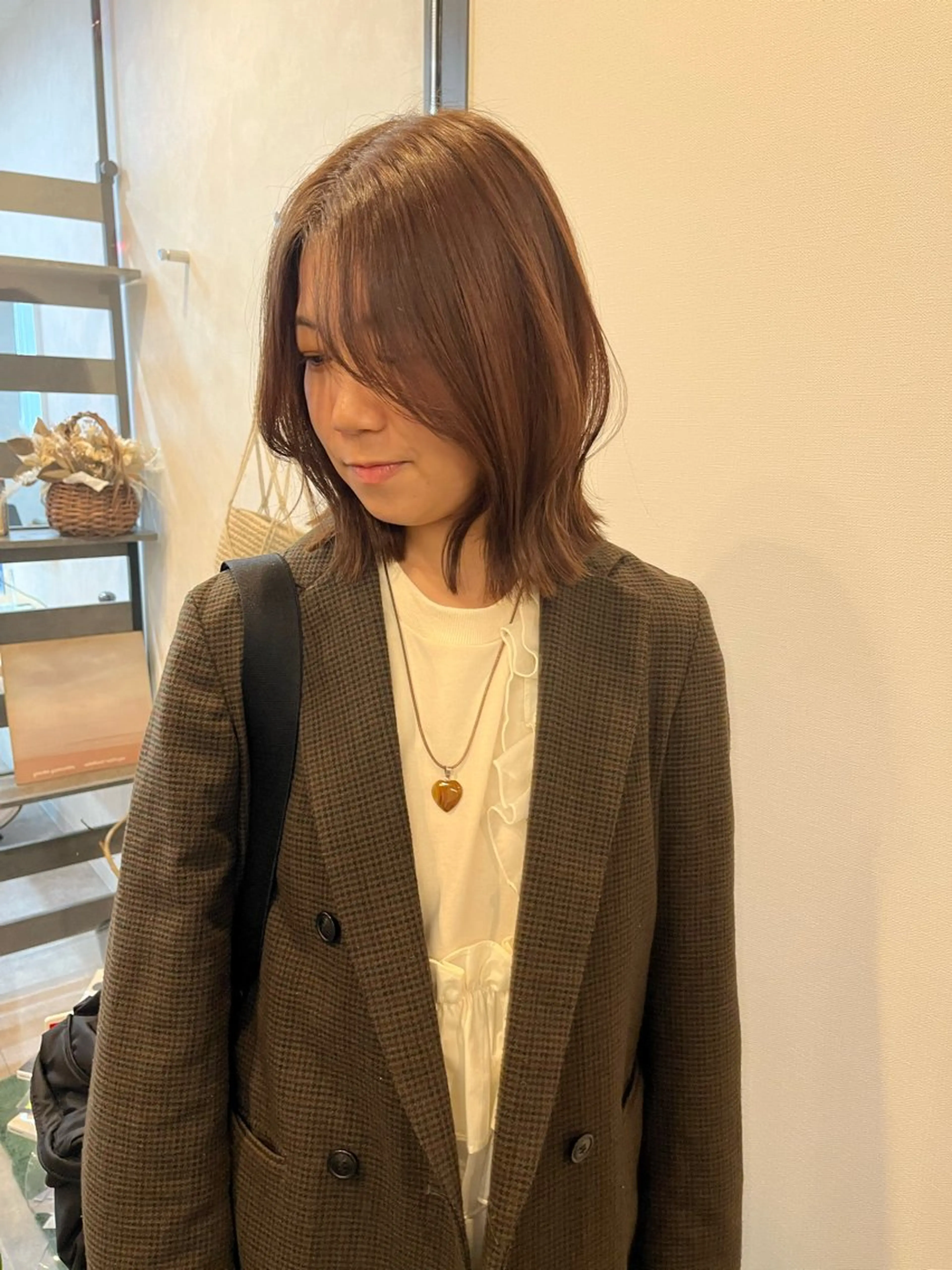 ミディアム カラー 髪質改善 レイヤーカット トリートメント 酸性ストレート カット ヘアカラー トリートメント 髪質改善/レイヤー/ ボブ/磯野史歩のヘアスタイル